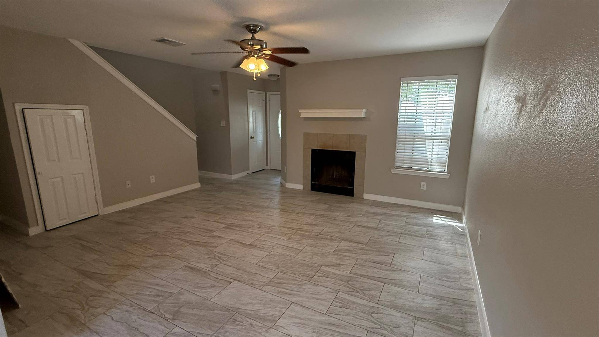 Hutto, TX 78634,404 West ST #B