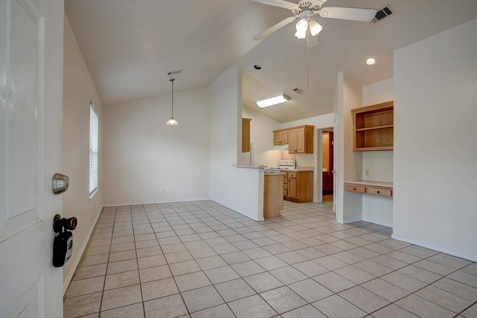San Marcos, TX 78666,427 Lindsey ST #123
