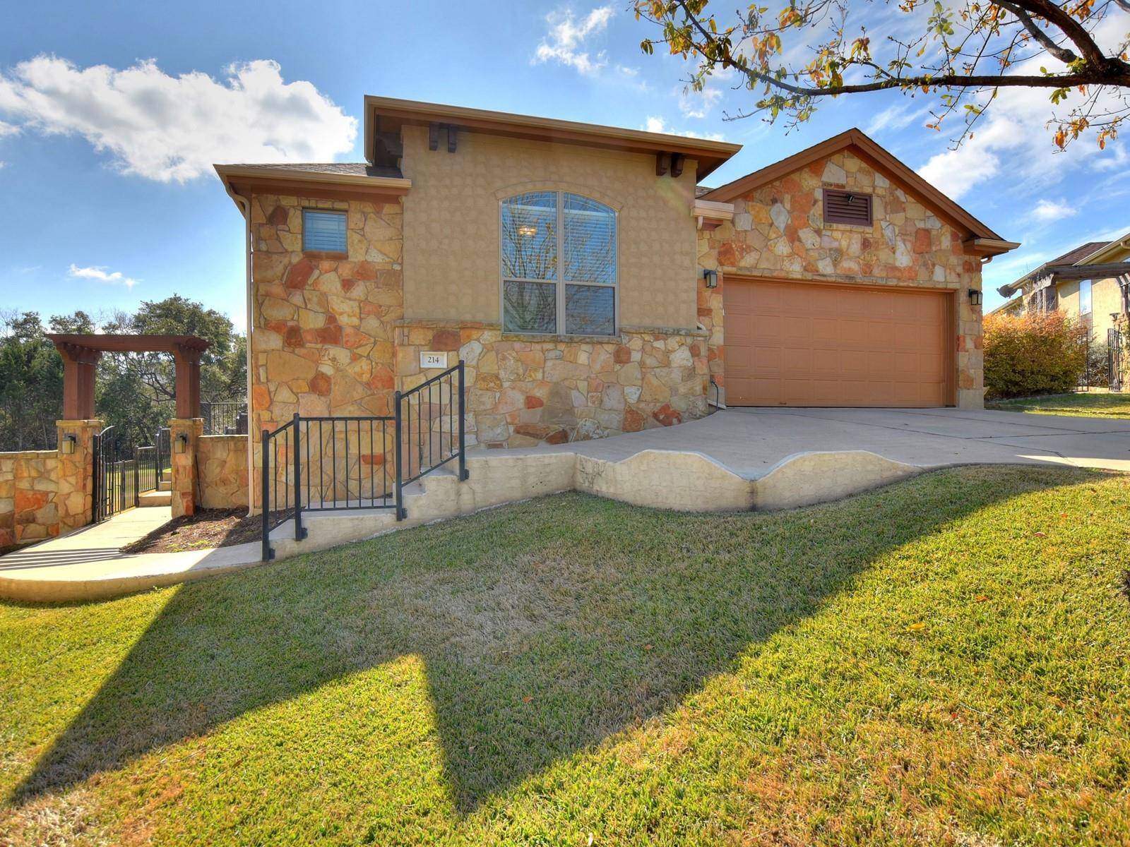 Lakeway, TX 78738,214 Rivulet LN