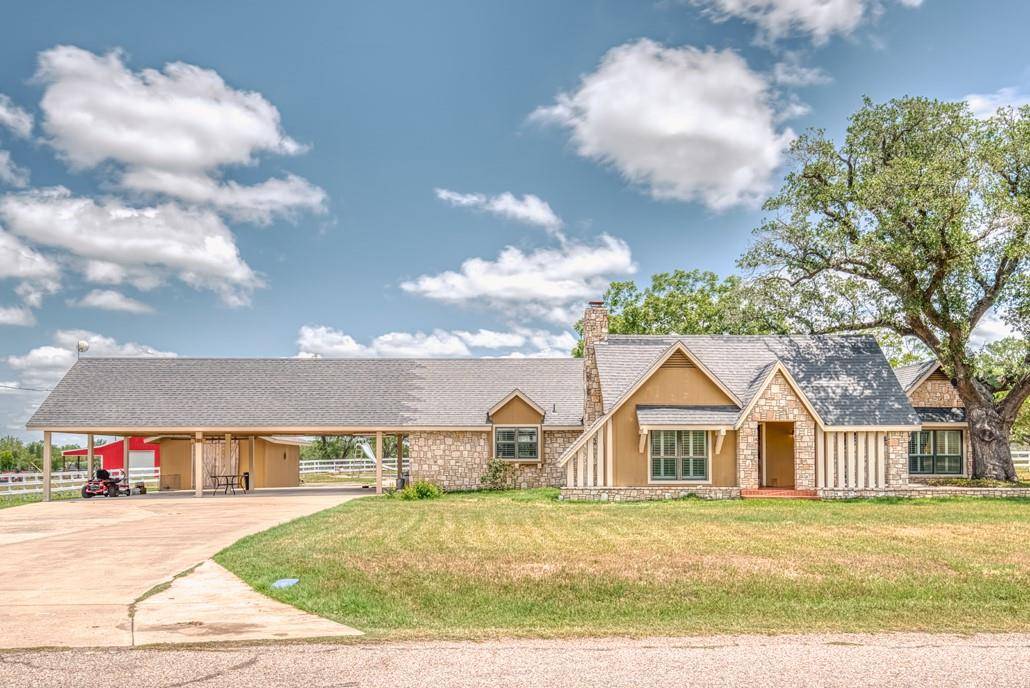 Smiley, TX 78159,701 W Steele ST