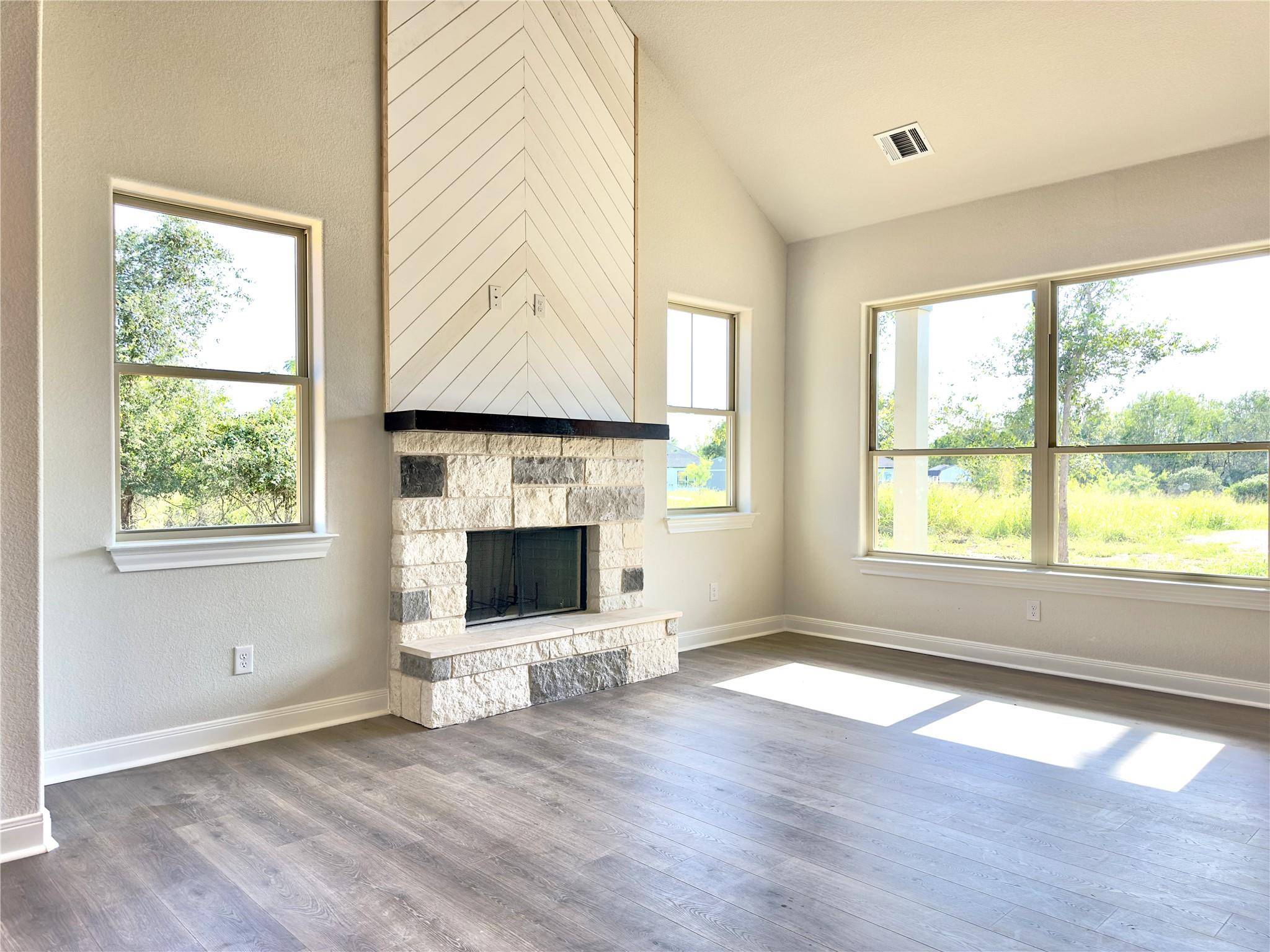 Bastrop, TX 78602,142 E Pauwela LN
