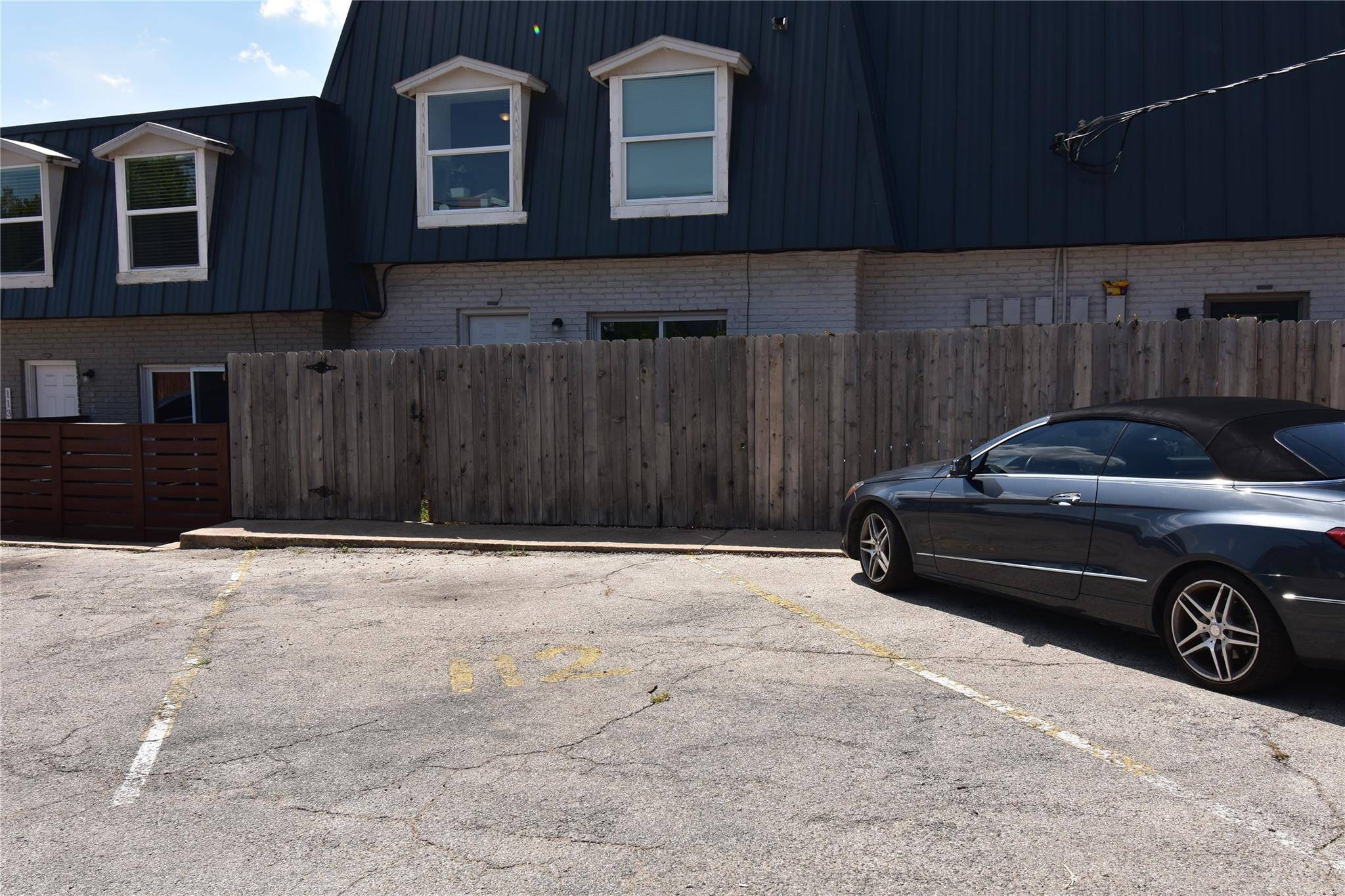 Austin, TX 78752,300 E Croslin ST #112