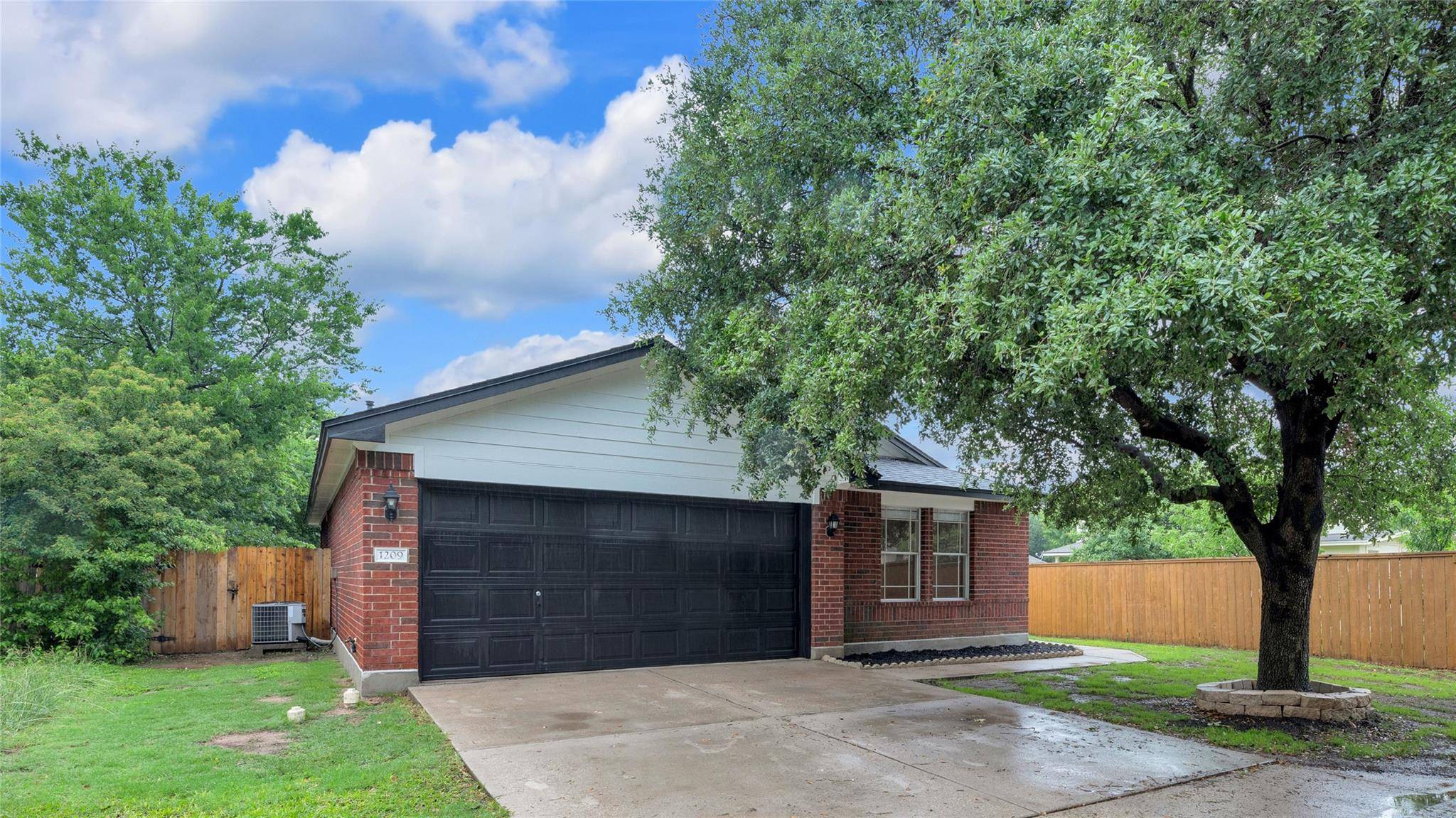 Pflugerville, TX 78660,1209 Tudor House RD