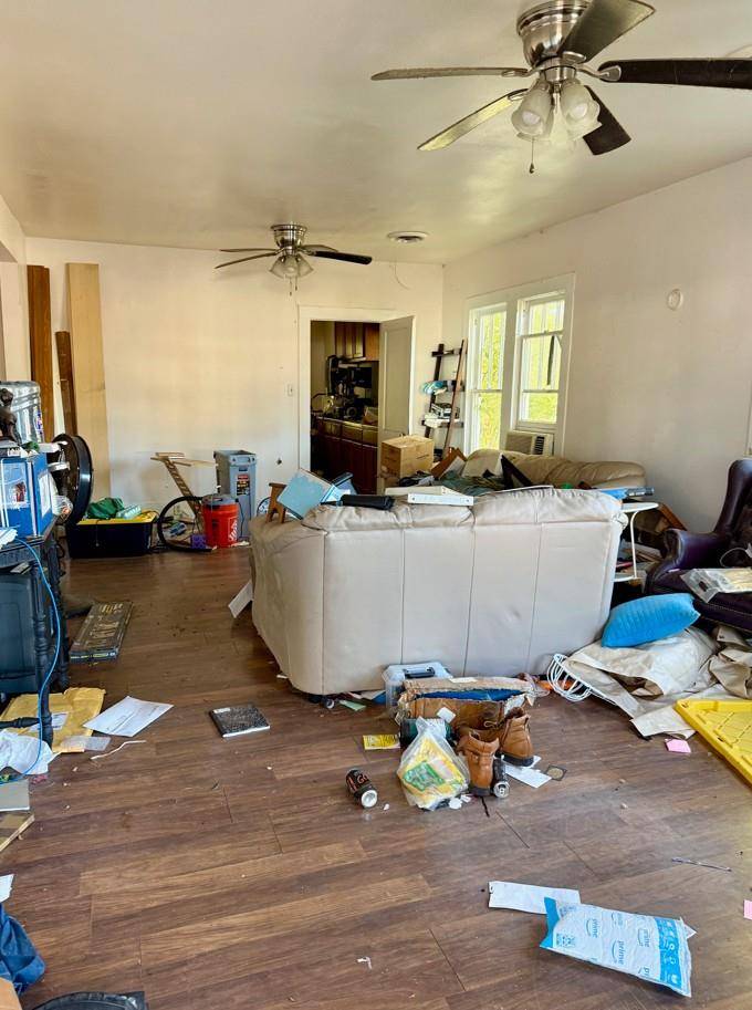 Cameron, TX 76520,1604 N Travis Ave