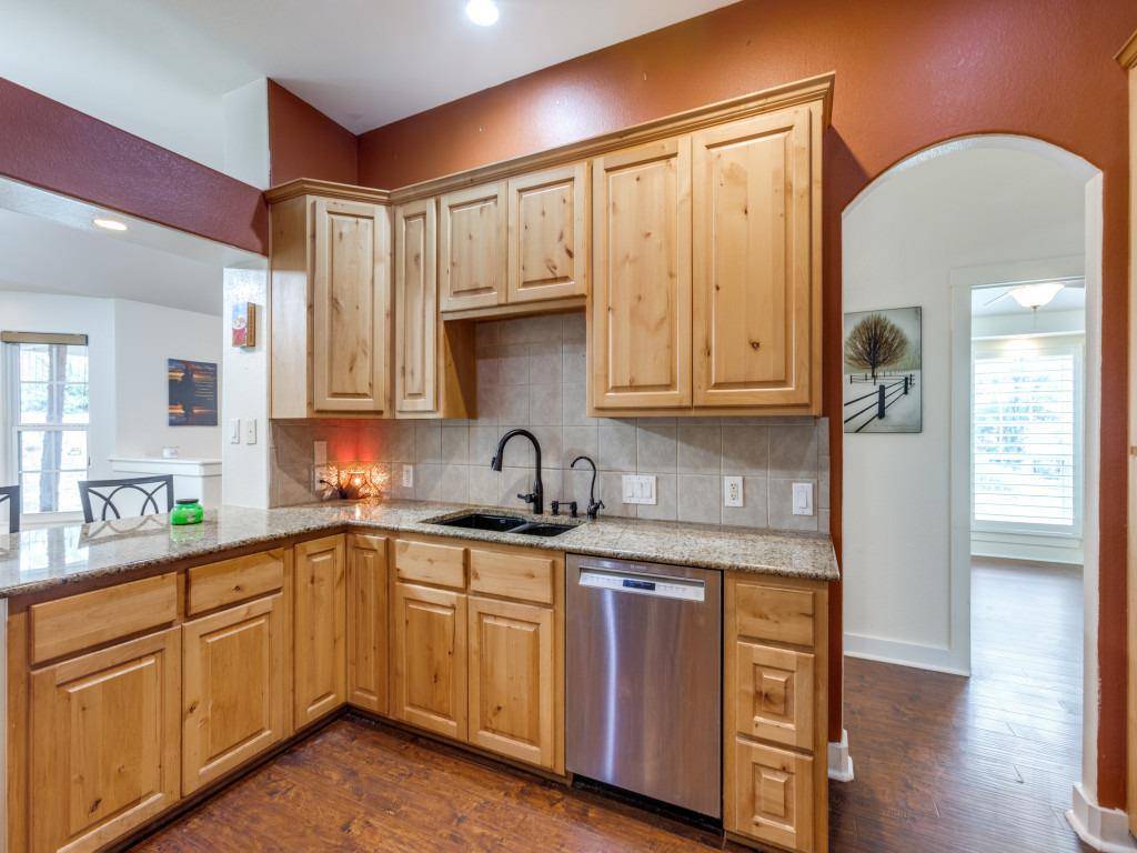 Lago Vista, TX 78645,20104 Bunker CV