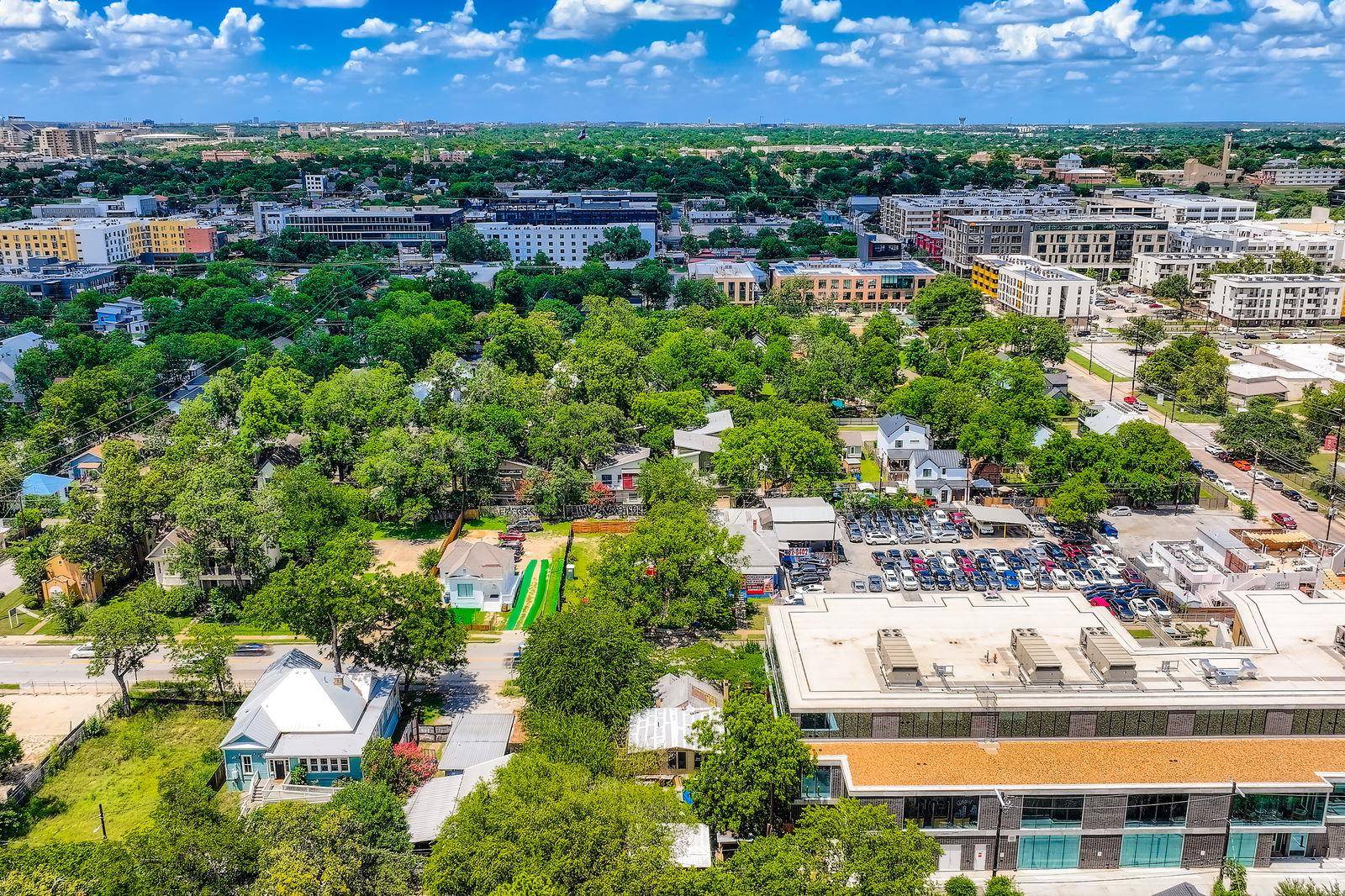 Austin, TX 78702,1409 E Cesar Chavez BLVD