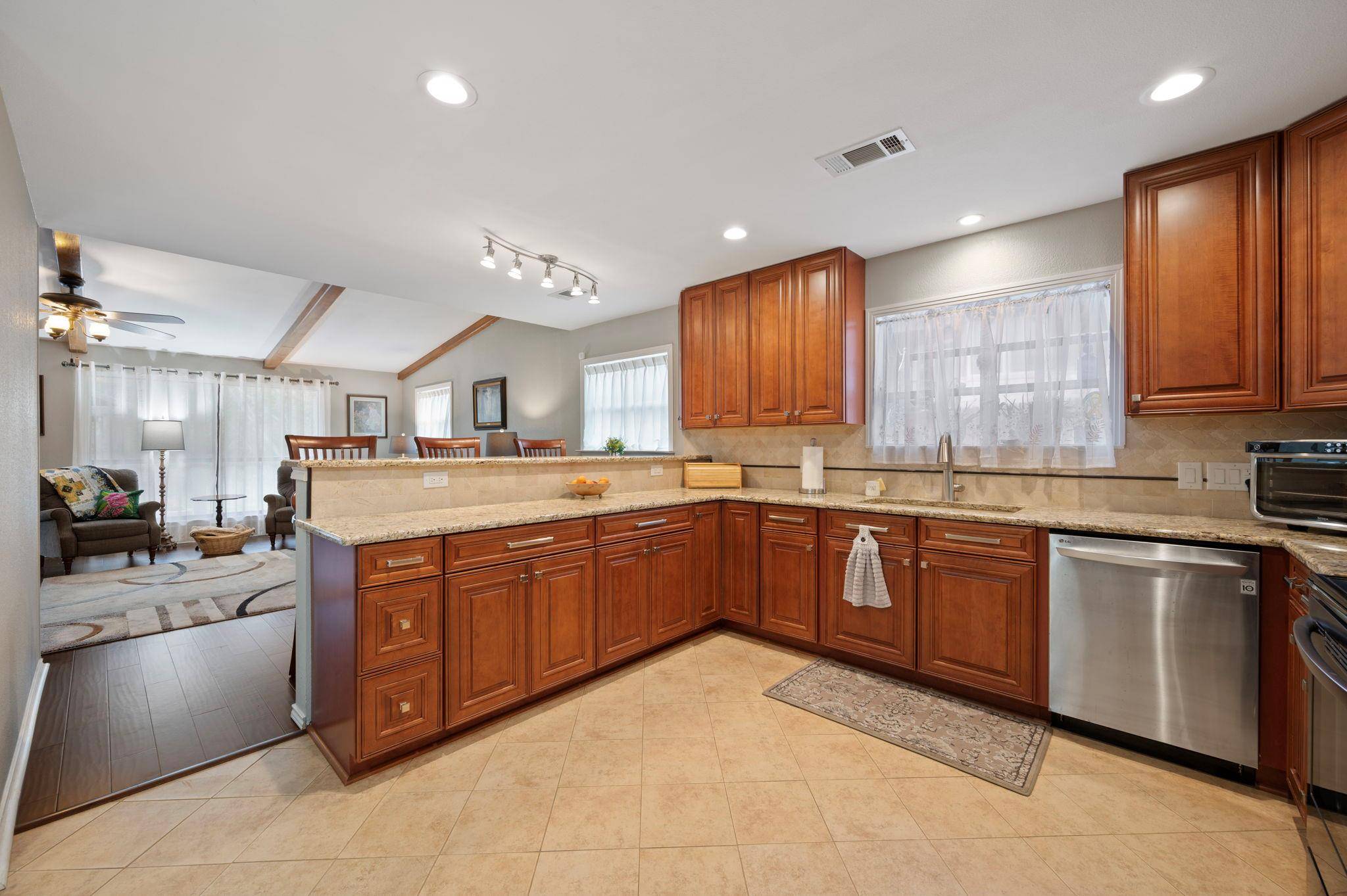 Lago Vista, TX 78645,20807 Boggy Ford RD