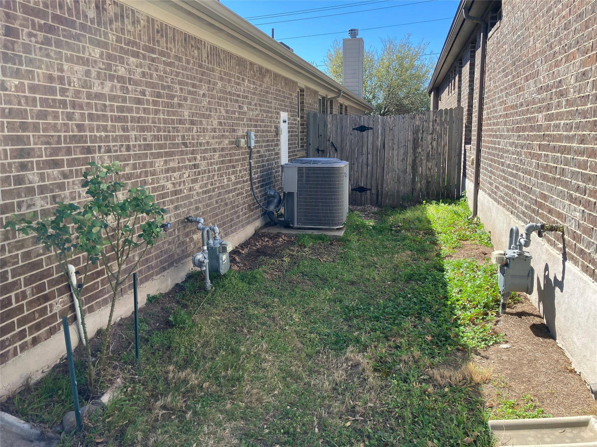 Buda, TX 78610,392 Still Hollow CRK