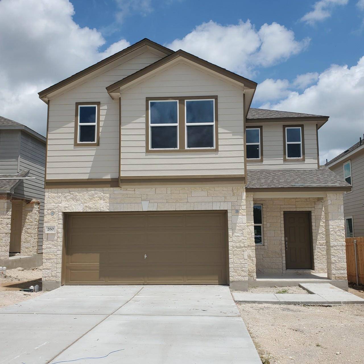 Jarrell, TX 76537,260 Feathers ST
