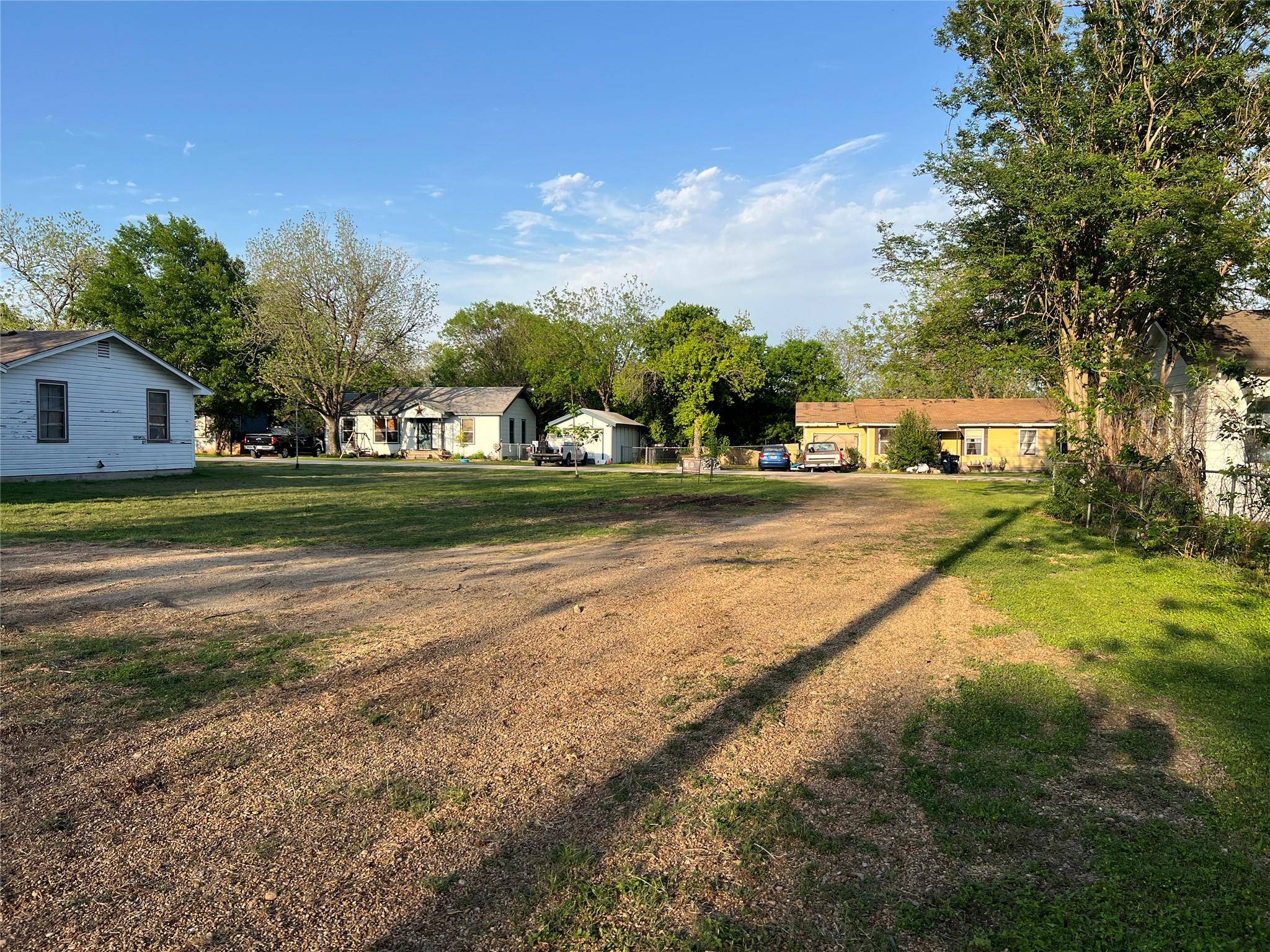 Thrall, TX 76578,504 Alva ST