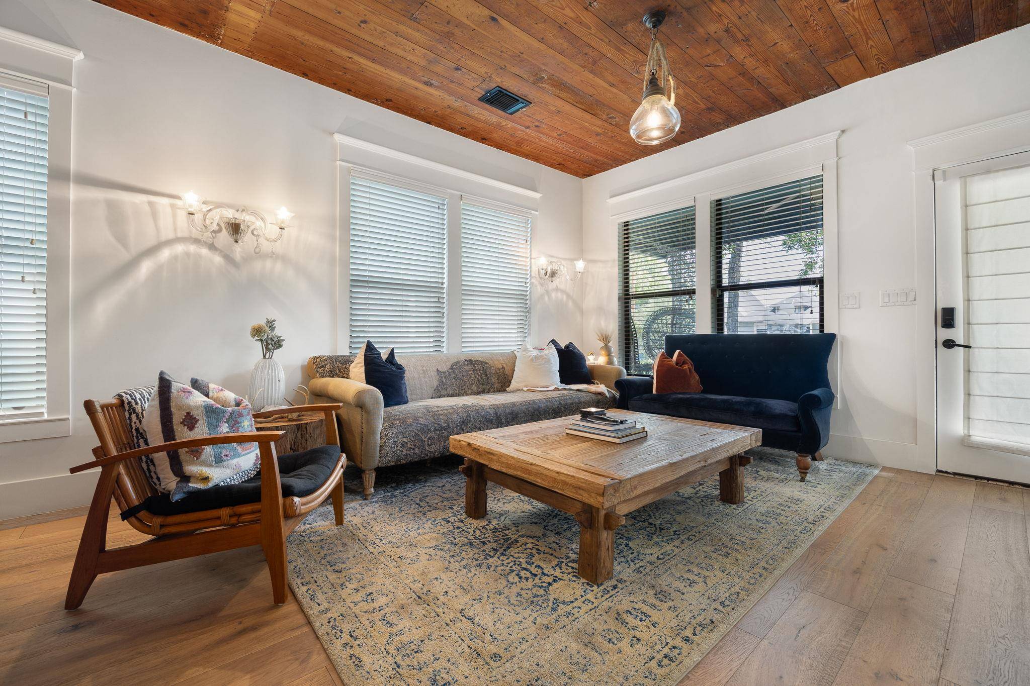Austin, TX 78702,1307 E 2nd ST