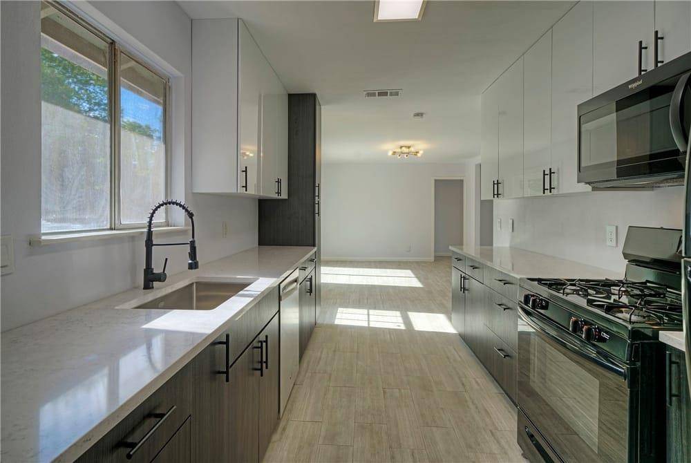 Austin, TX 78723,5301 Gladstone DR