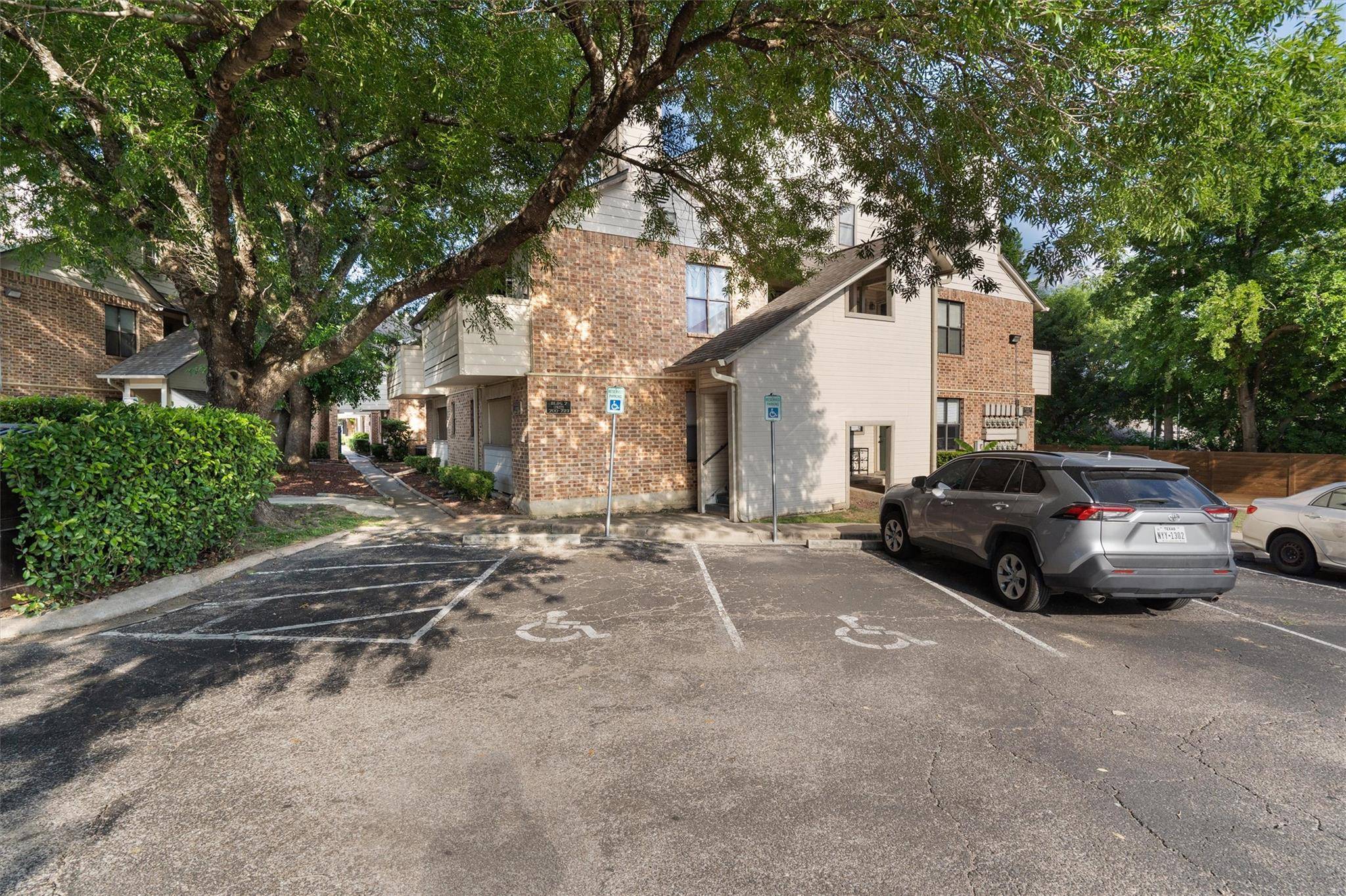 Austin, TX 78741,2500 Burleson RD #721