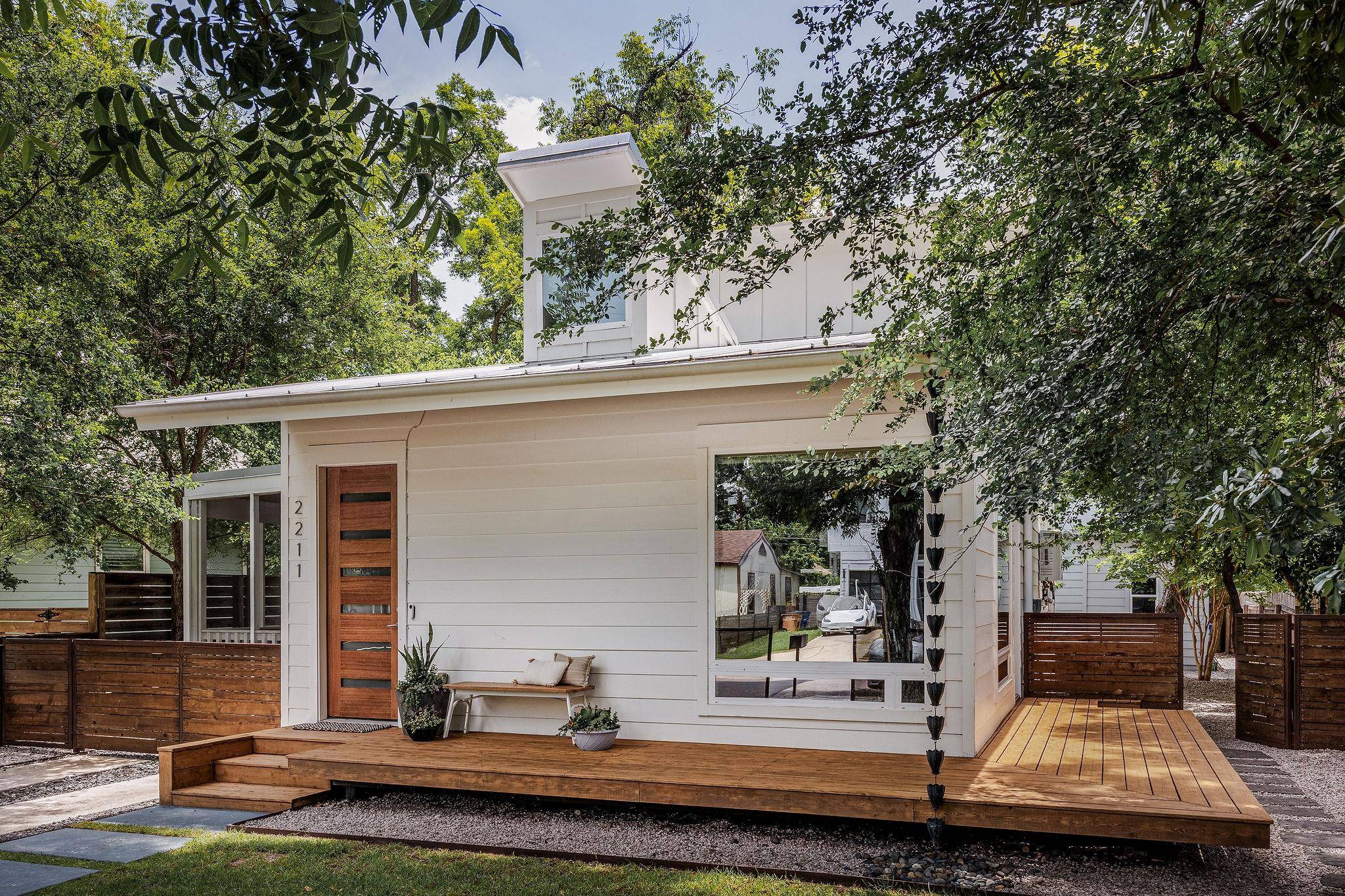 Austin, TX 78702,2211 Canterbury ST