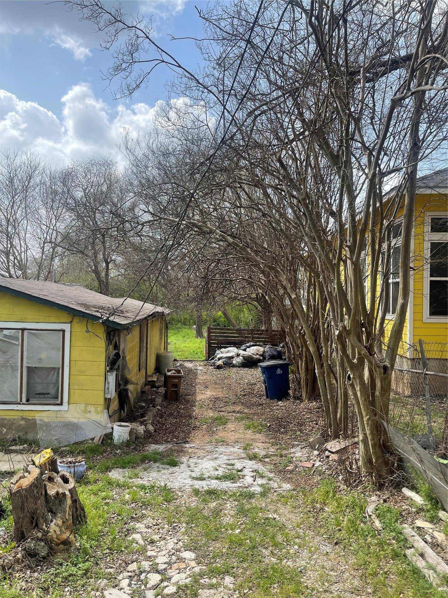Austin, TX 78721,4907 Ledesma RD