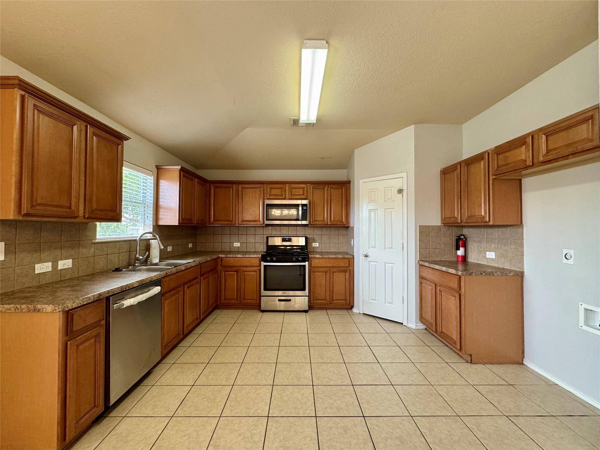 Pflugerville, TX 78660,14828 Falling Stone LN