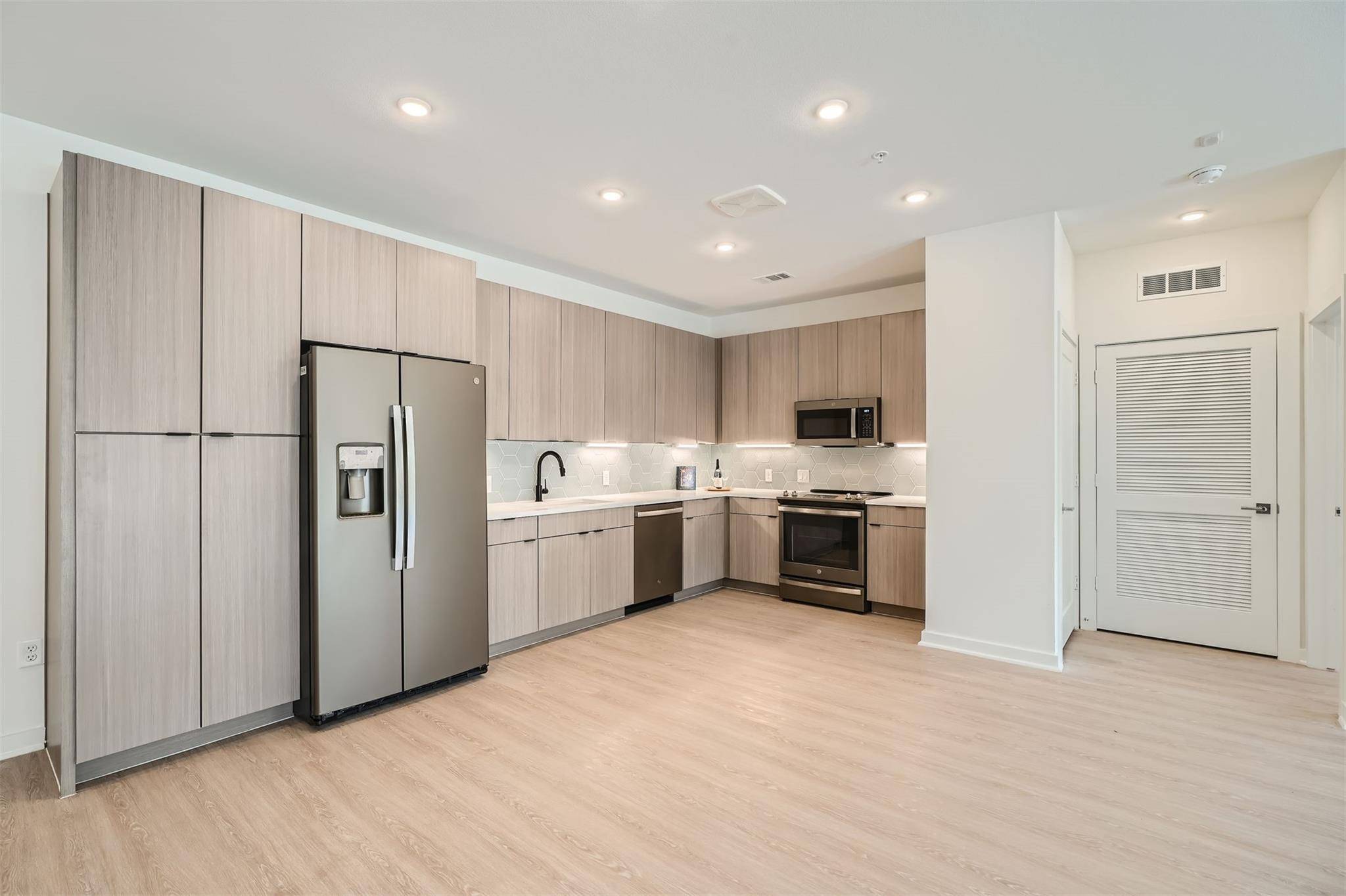 Austin, TX 78745,4802 S Congress Ave #125