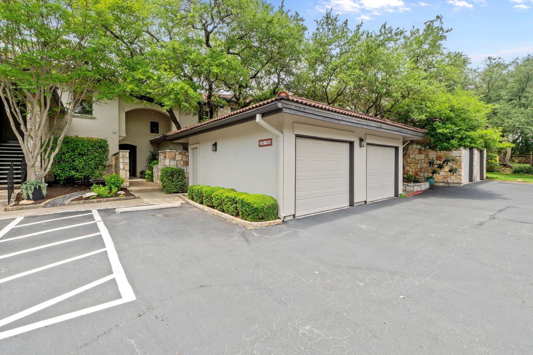 Austin, TX 78746,1000 Liberty Park DR #205
