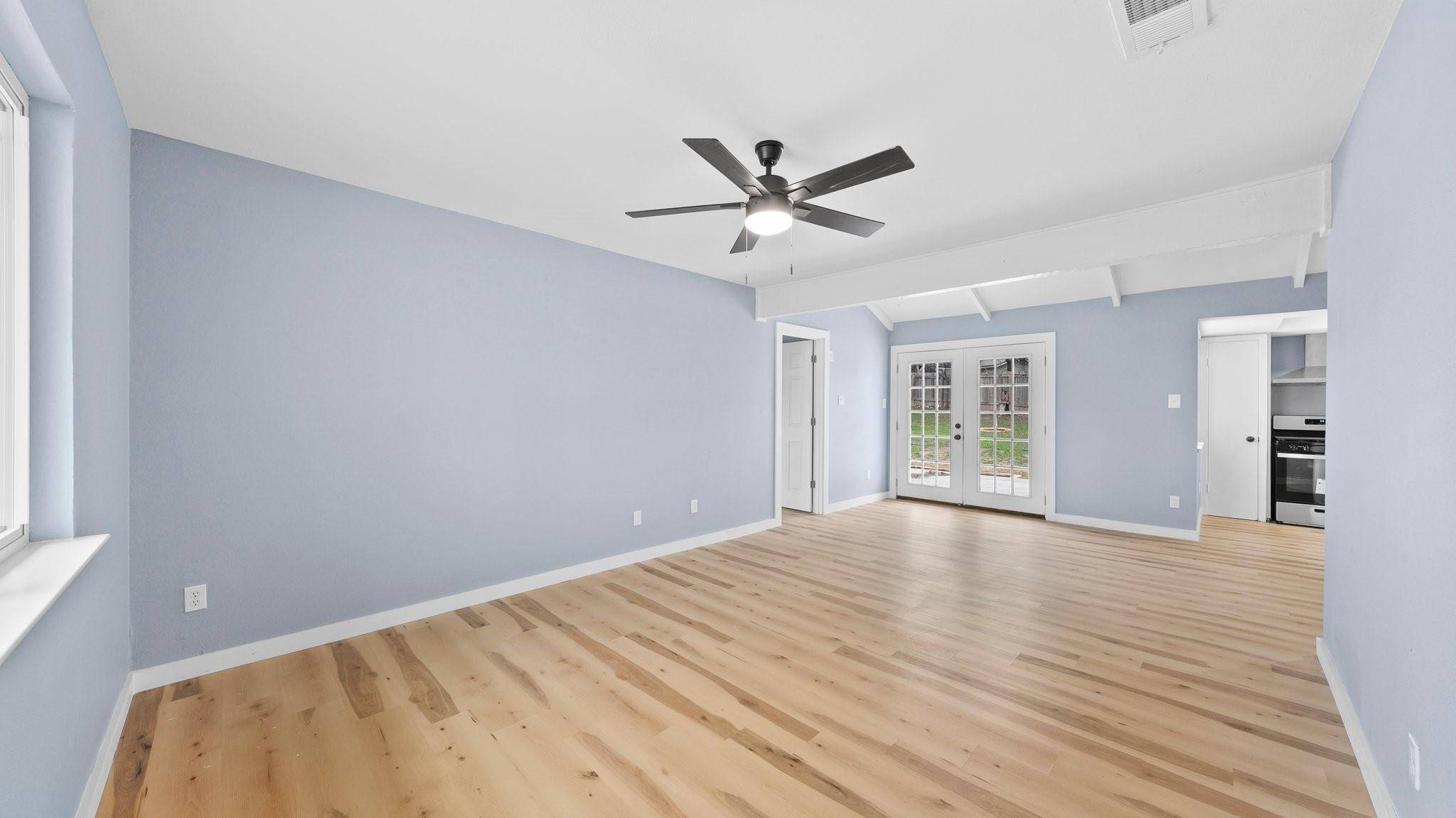 Austin, TX 78753,1112 Village Green DR