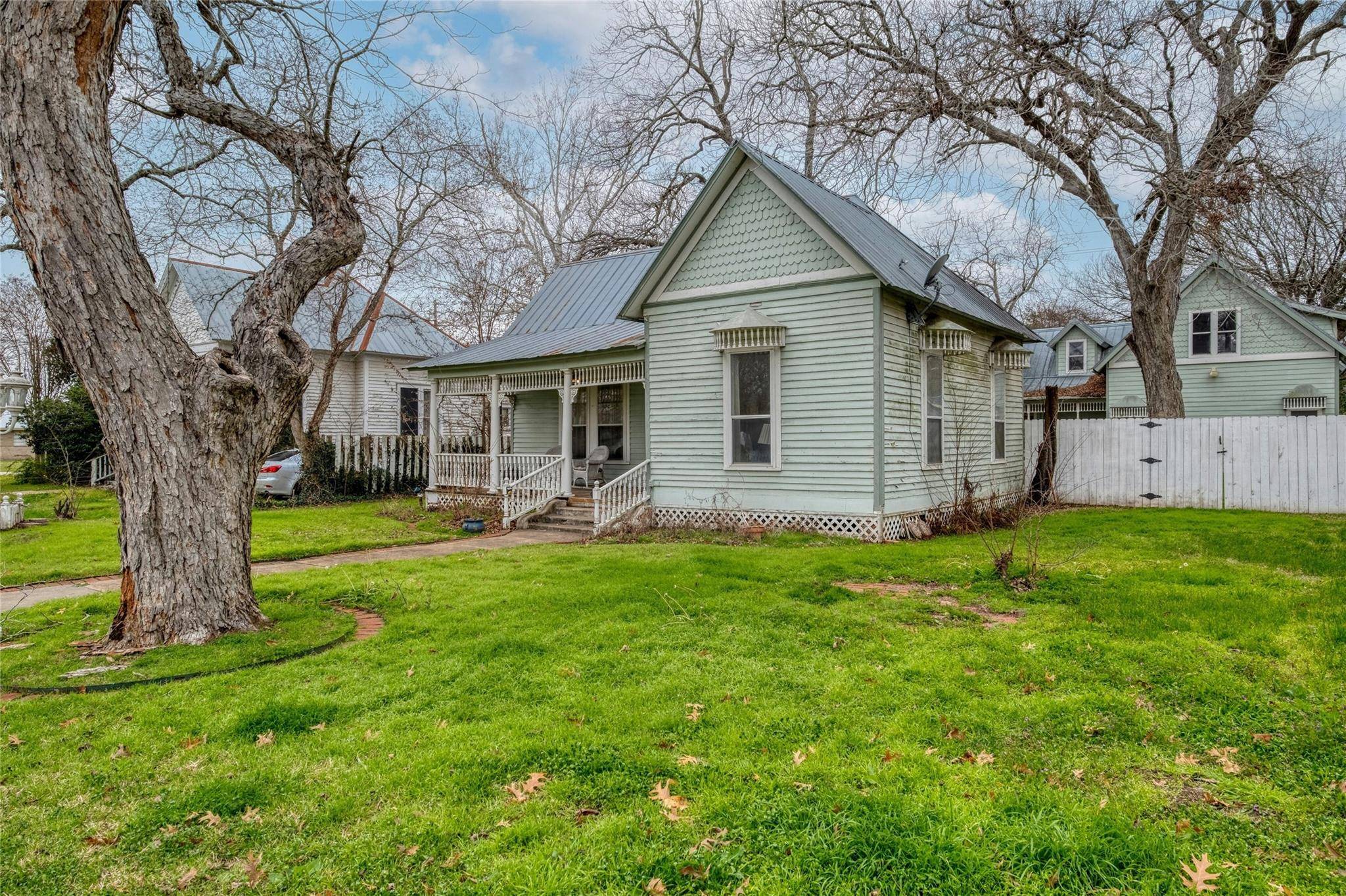 Smithville, TX 78957,503 Olive ST