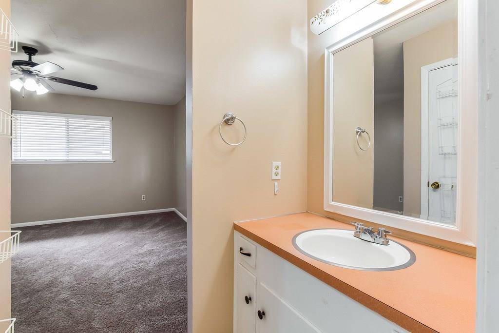 Austin, TX 78704,2802 ST EDWARDS CIR #B