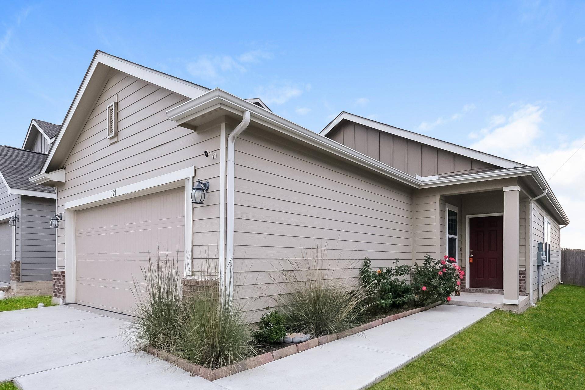 Jarrell, TX 76537,121 Rainey DR
