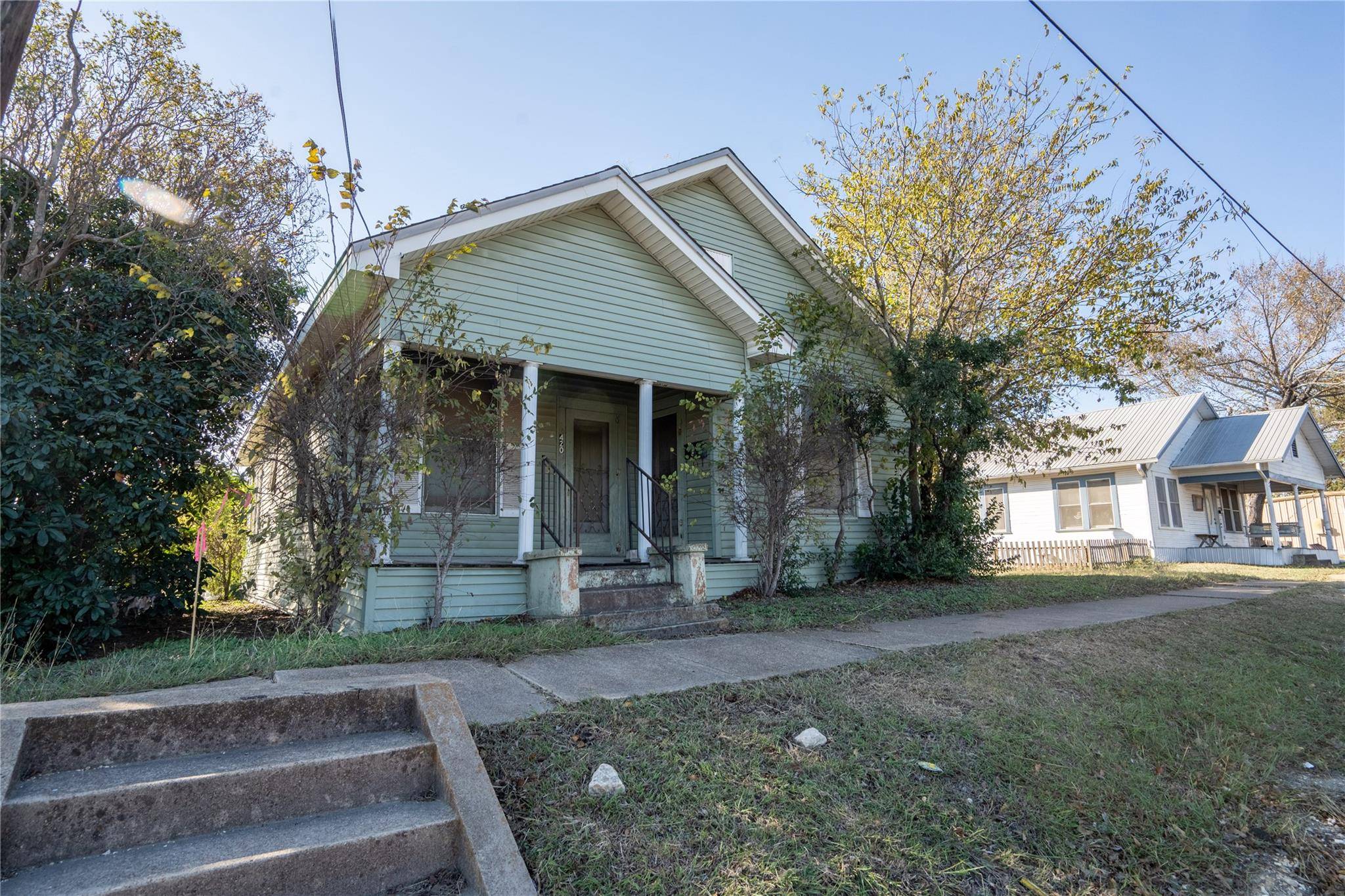 Taylor, TX 76574,420 E 4th ST