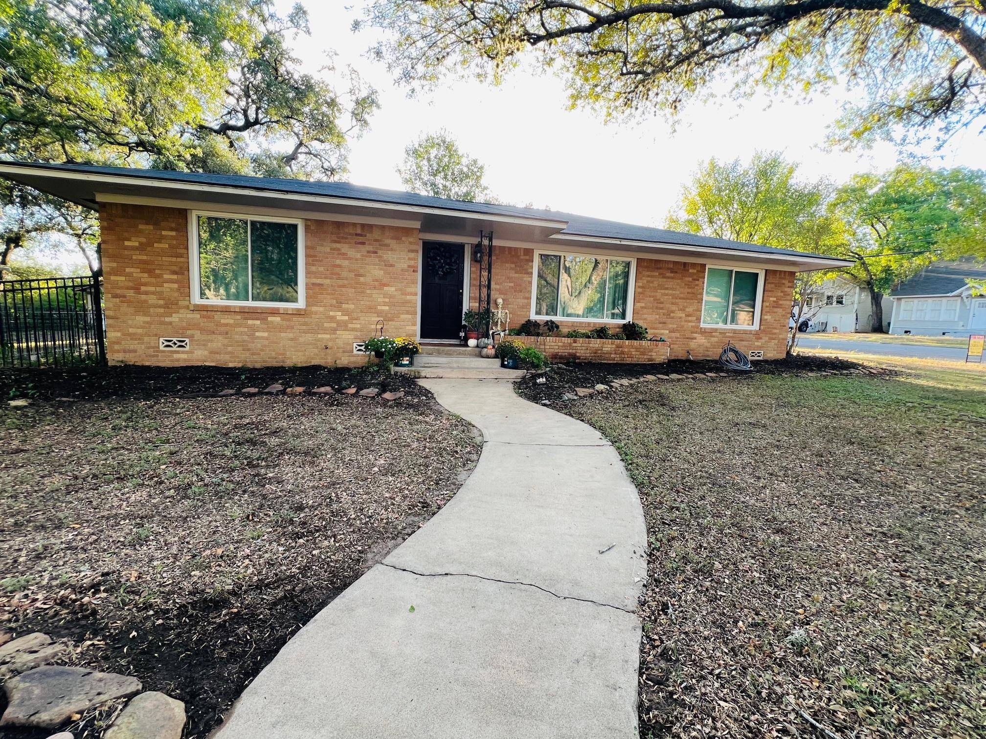 La Grange, TX 78945,355 N Monroe ST