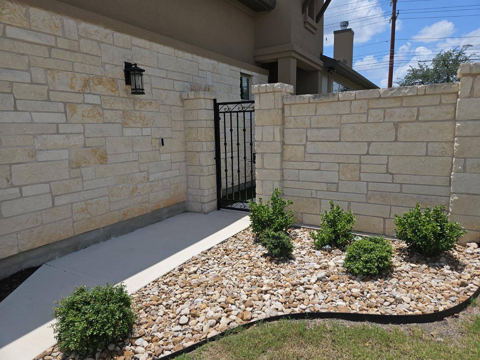 Georgetown, TX 78628,904 Indian Hawthornee DR