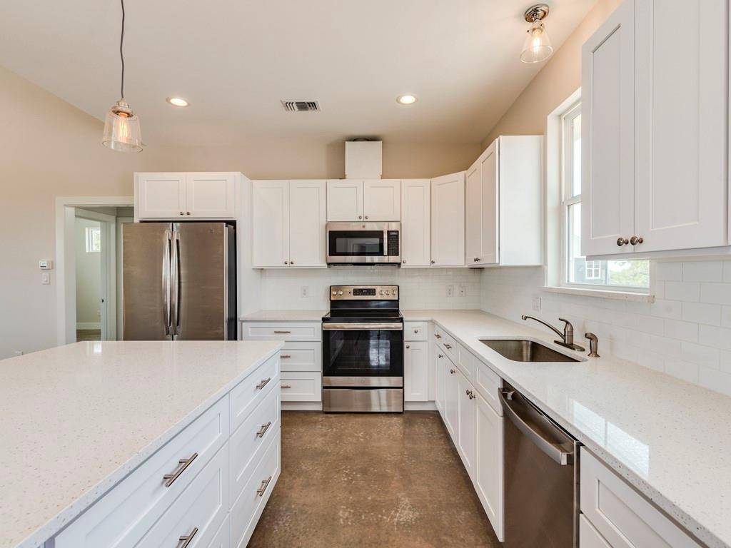 Dripping Springs, TX 78620,500 Harmon Hills CV #A