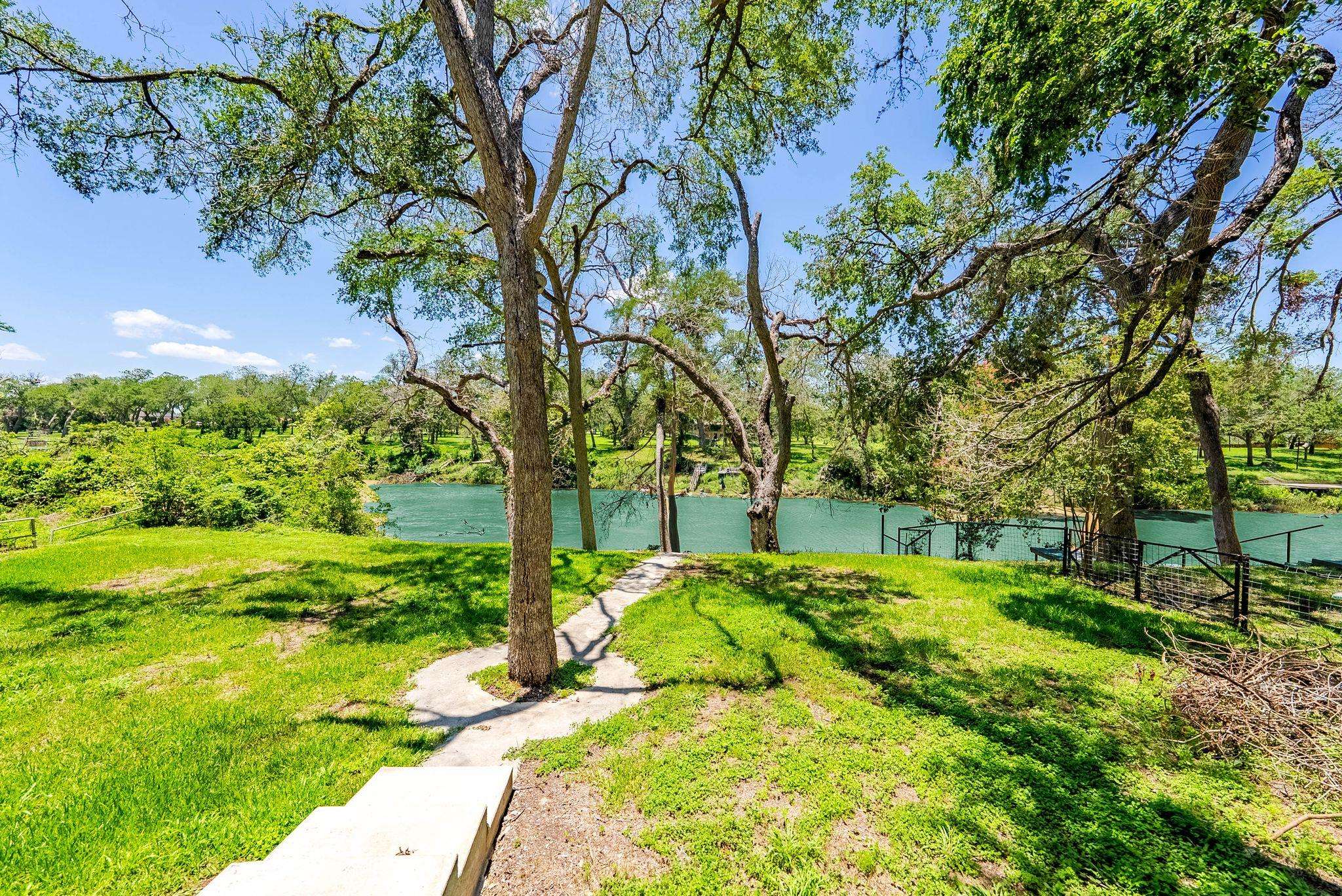 Seguin, TX 78155,730 Gloria DR