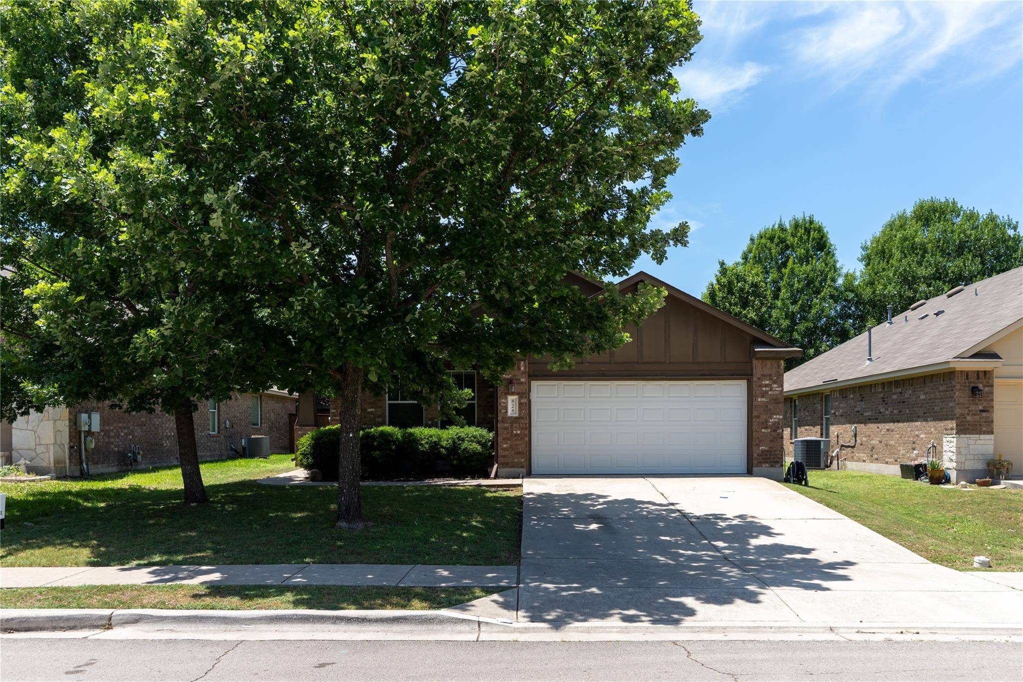 Buda, TX 78610,828 Middle Creek RD