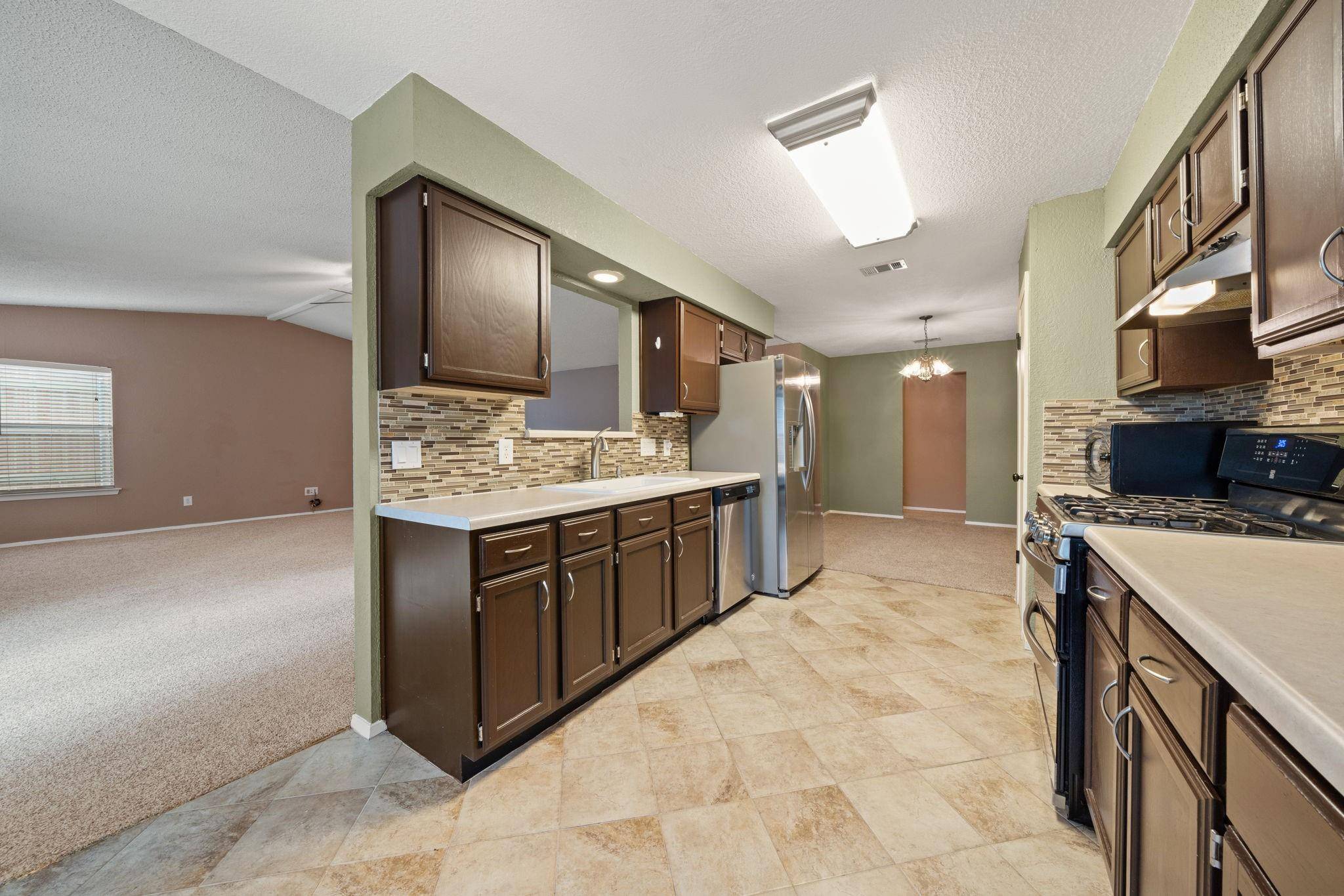 Austin, TX 78748,9012 Texas Sun DR
