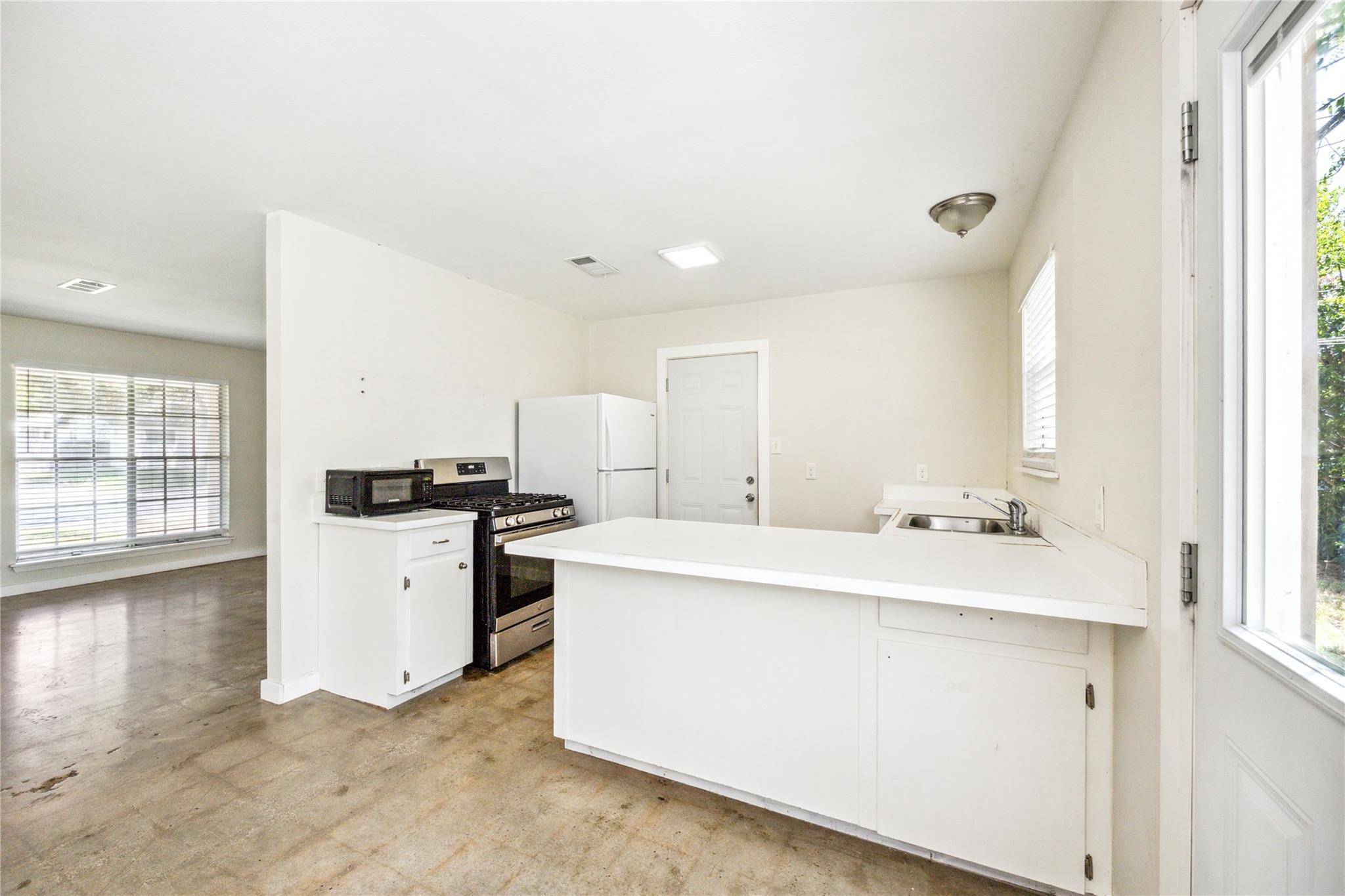 Austin, TX 78752,6907 Deborah DR