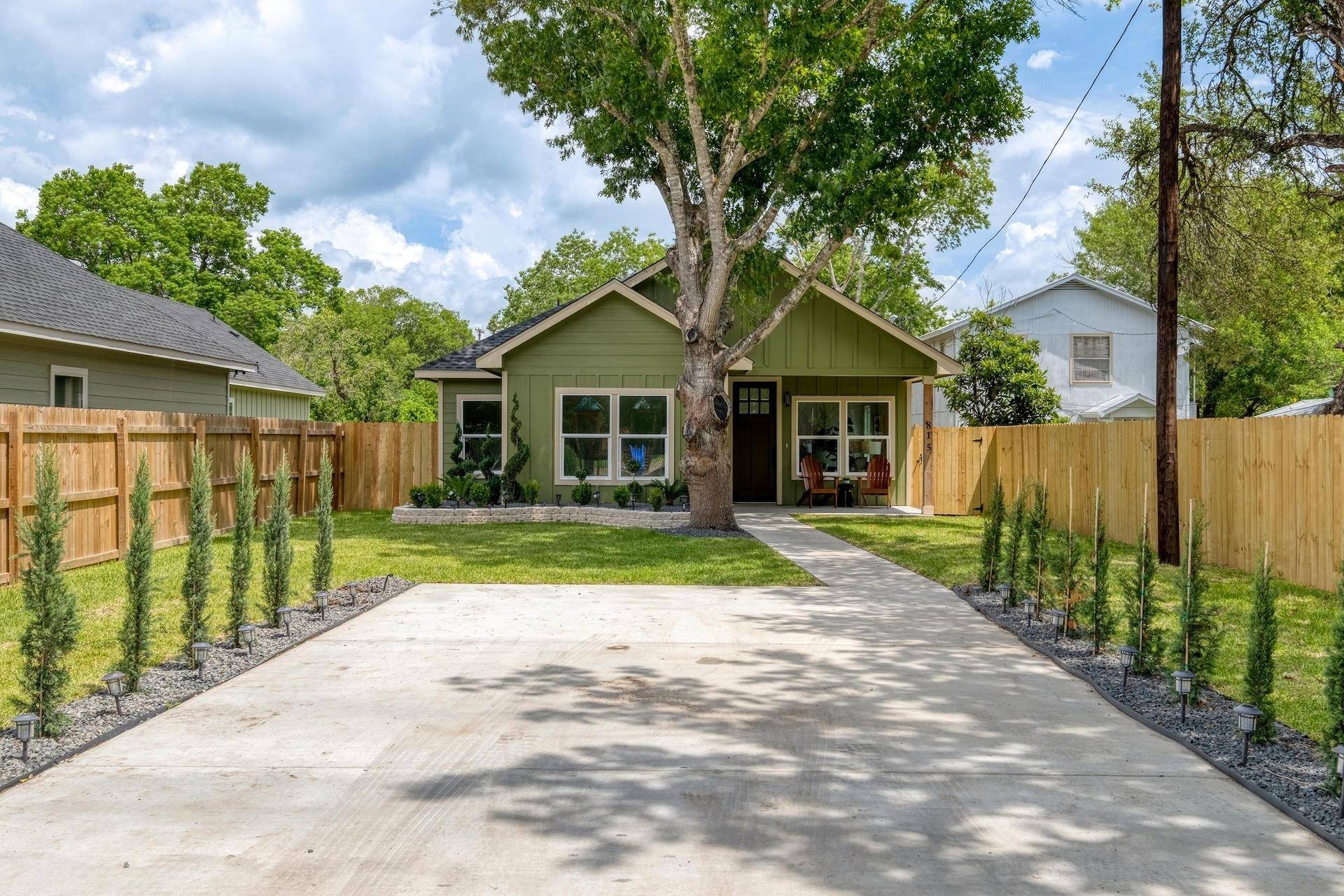 Lockhart, TX 78644,815 Fir LN