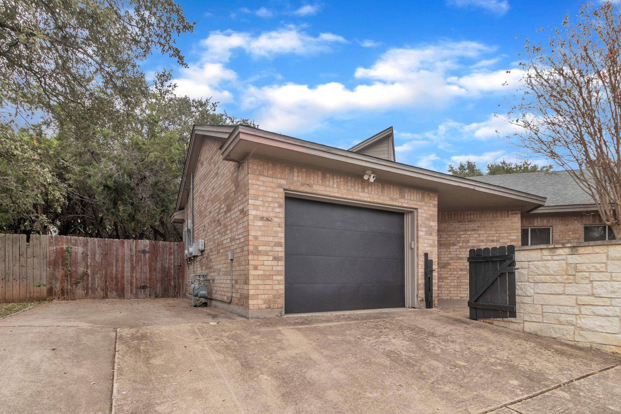 Austin, TX 78731,5607 Creek Meadows CV #A