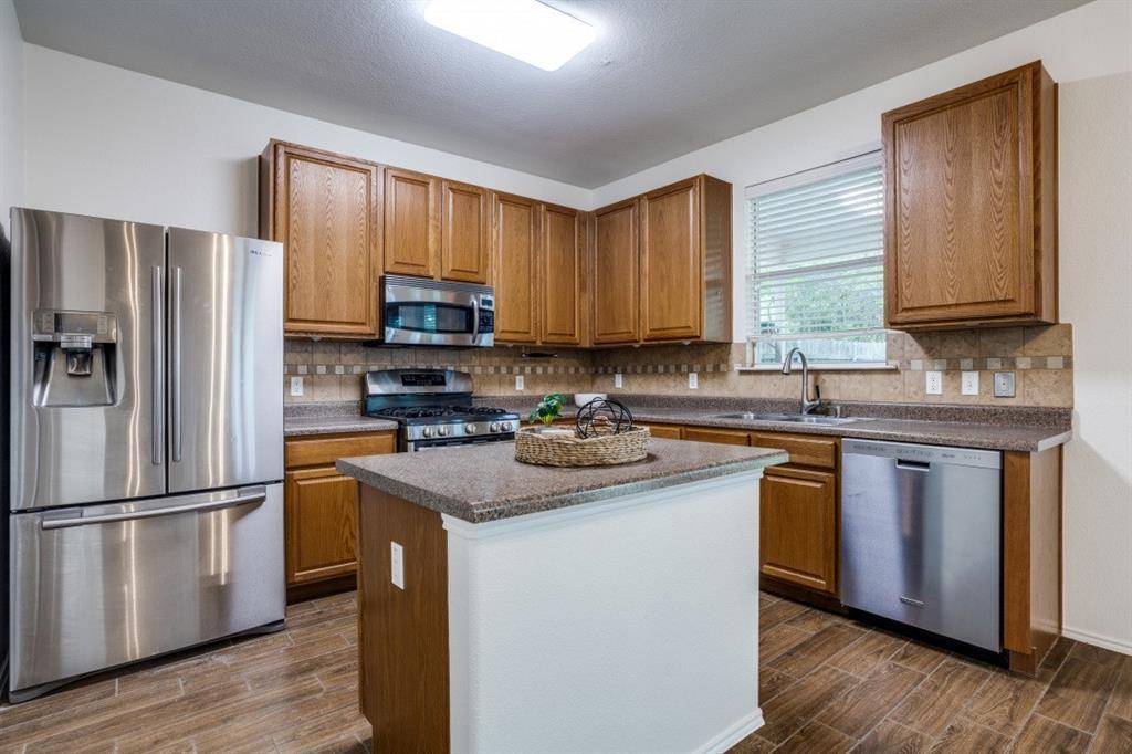 Buda, TX 78610,114 FEATHERGRASS DR