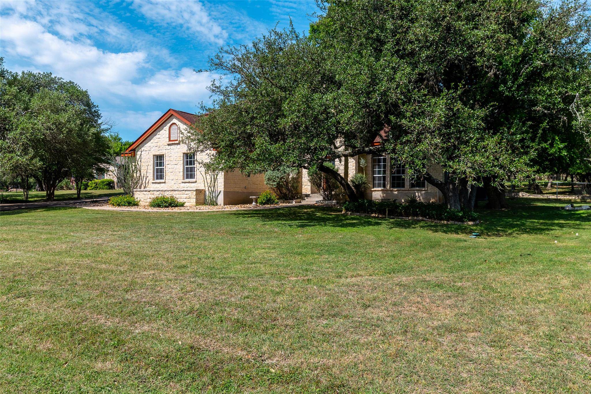 Dripping Springs, TX 78620,511 Shadywood LN