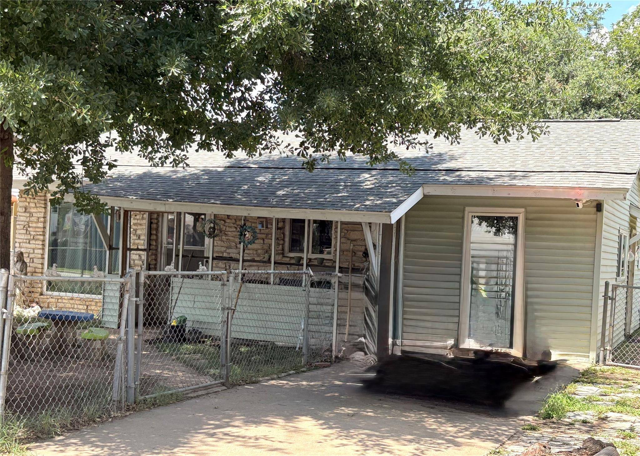 Austin, TX 78741,6304 Monsanto DR