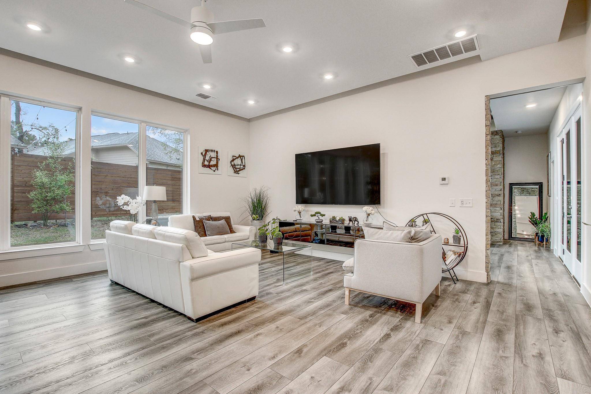 Austin, TX 78748,11300 Lake DR