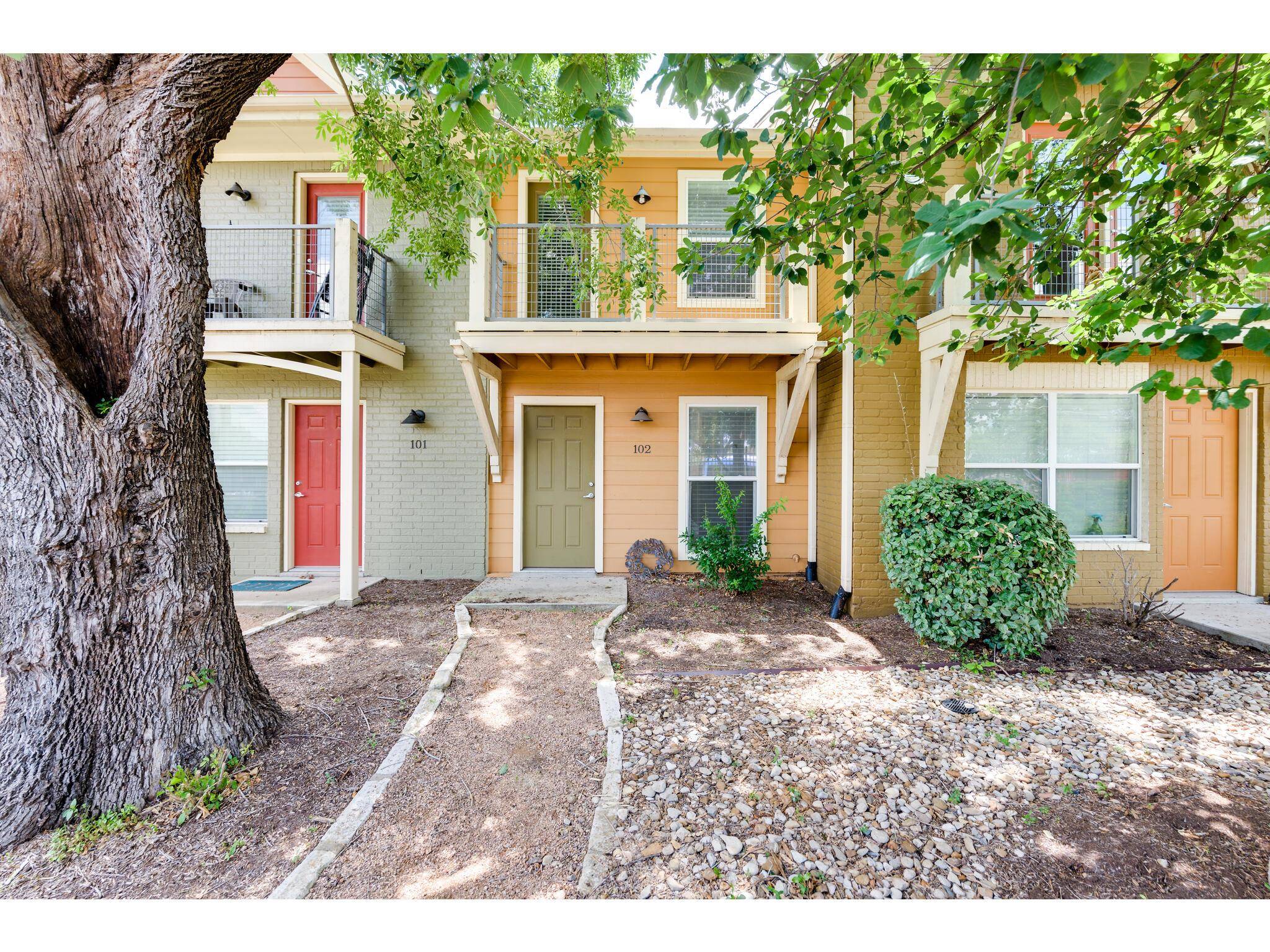 Austin, TX 78741,1101 Grove BLVD #102