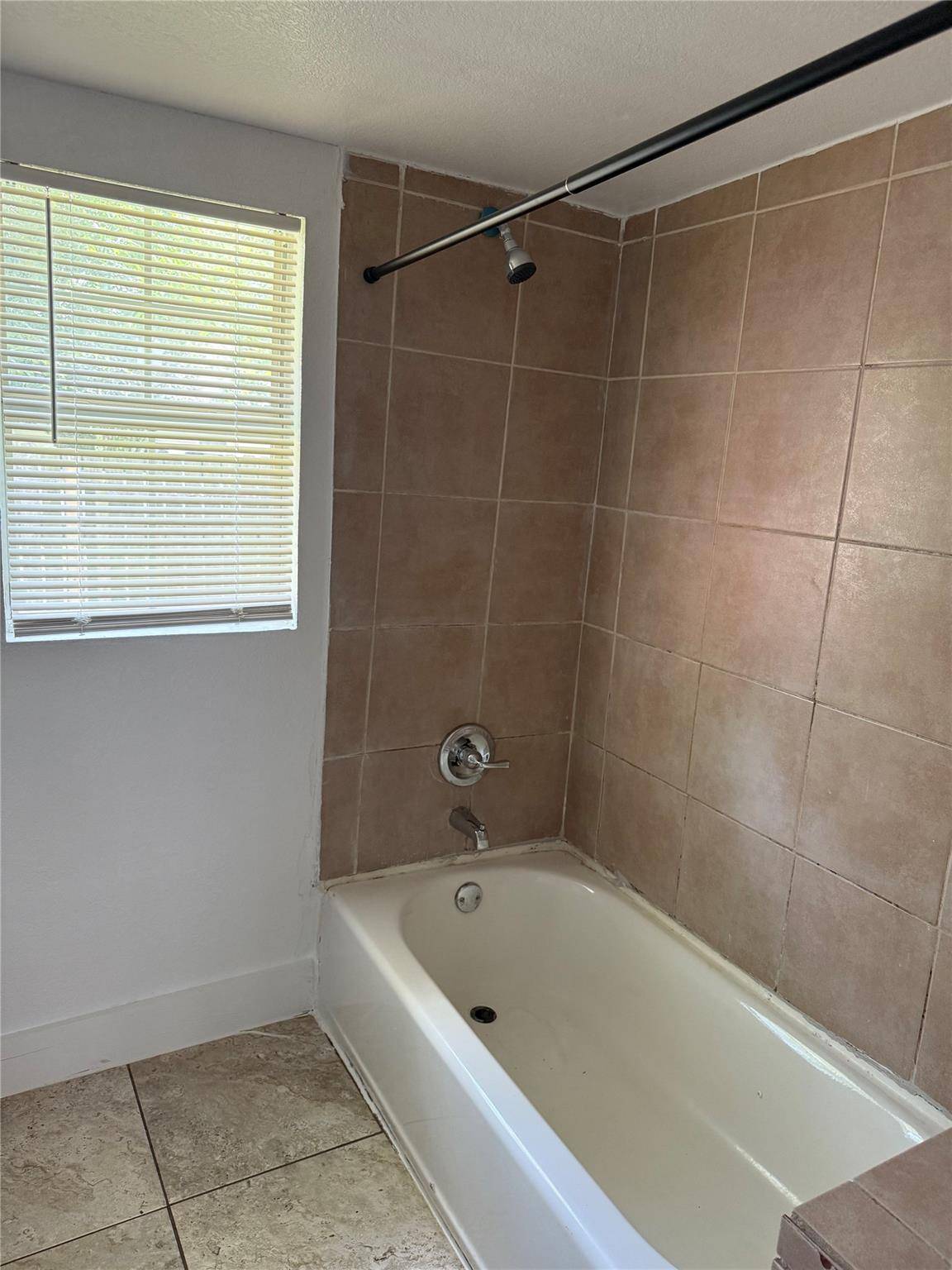 Luling, TX 78648,721 S Laurel Ave