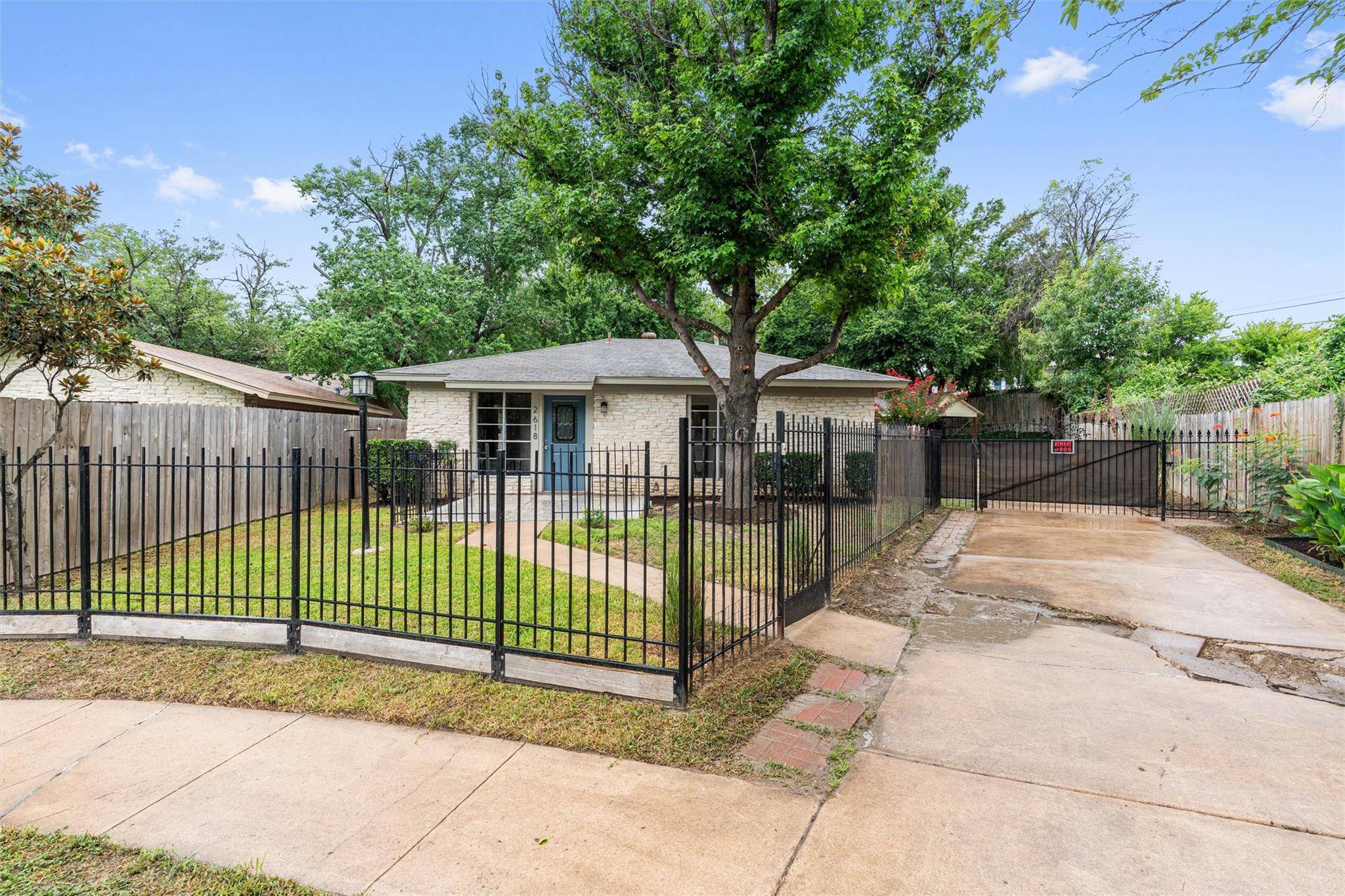 Austin, TX 78741,2616 & 2618 Audubon PL