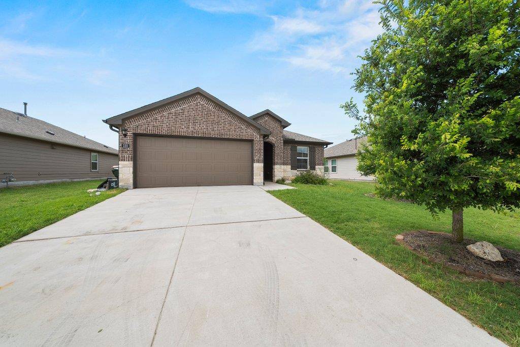 San Marcos, TX 78666,120 Hazel GRV