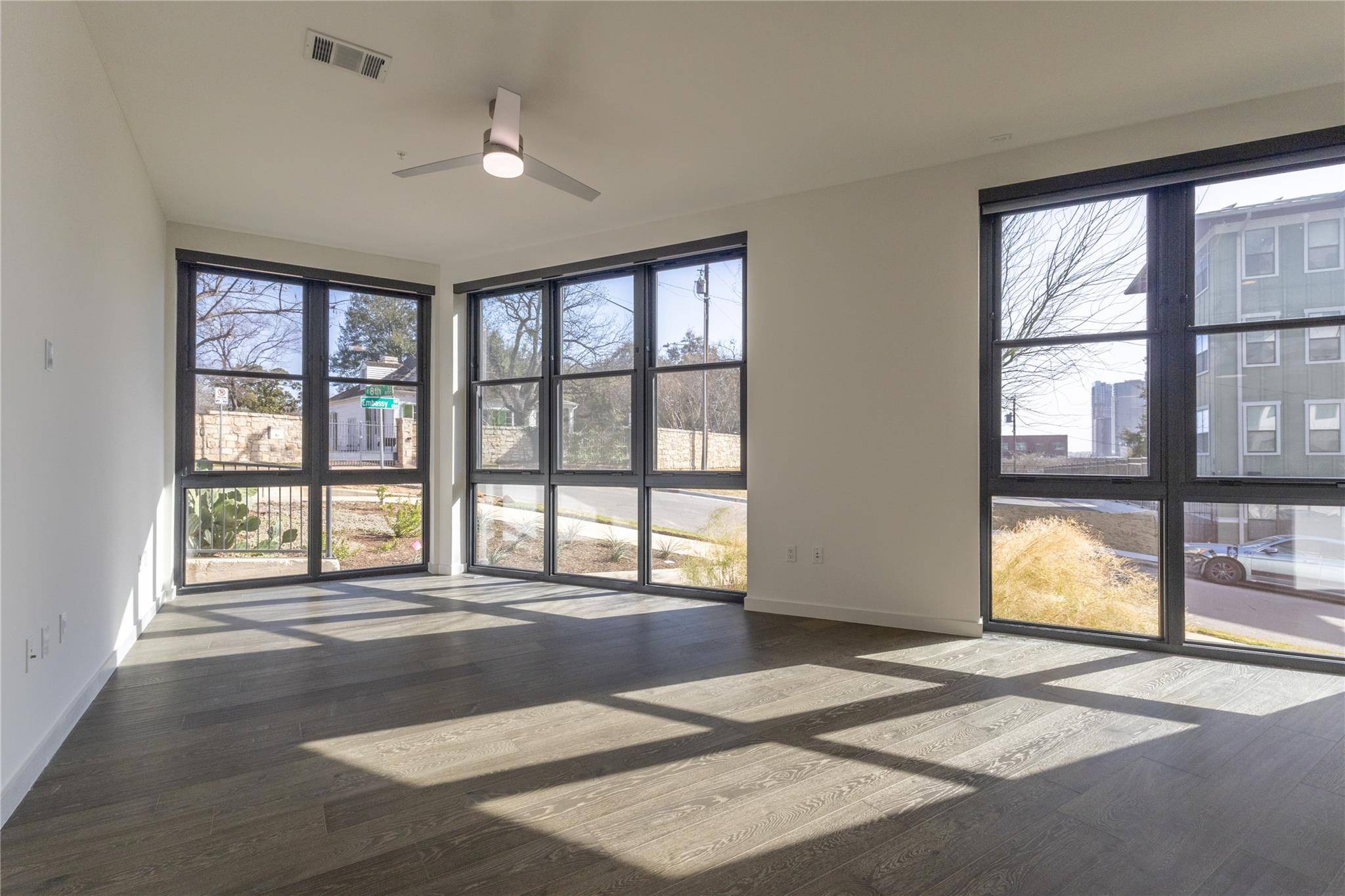 Austin, TX 78702,800 Embassy DR #137