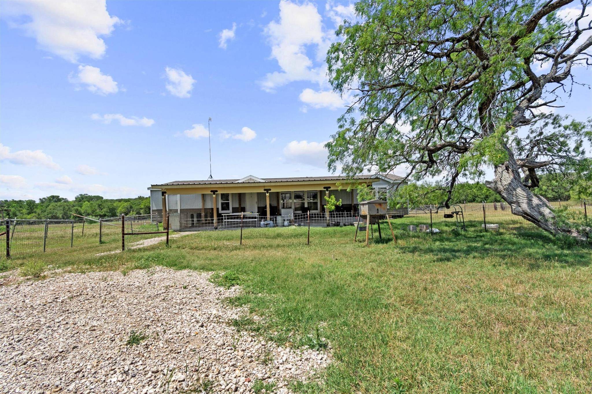 Lockhart, TX 78644,480 Grandpa RD