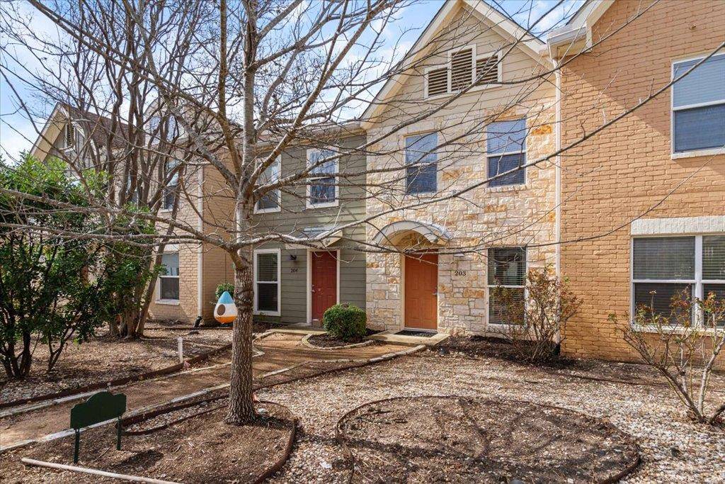 Austin, TX 78741,1101 Grove BLVD #203