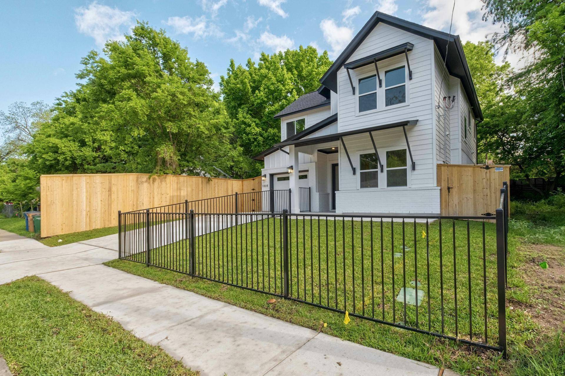 Austin, TX 78702,1808 Holly ST