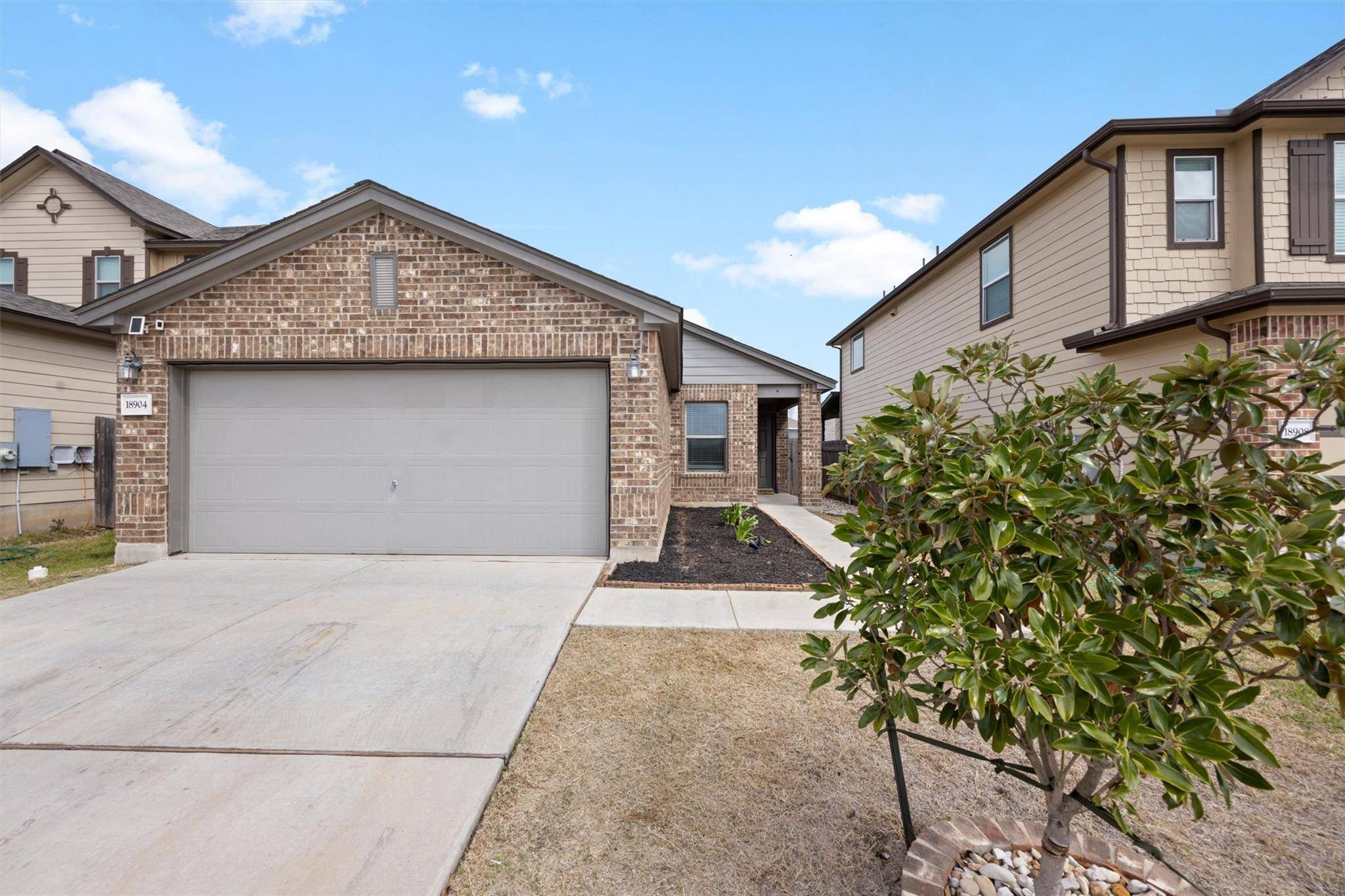 Manor, TX 78653,18904 Lady Bird Johnson ST