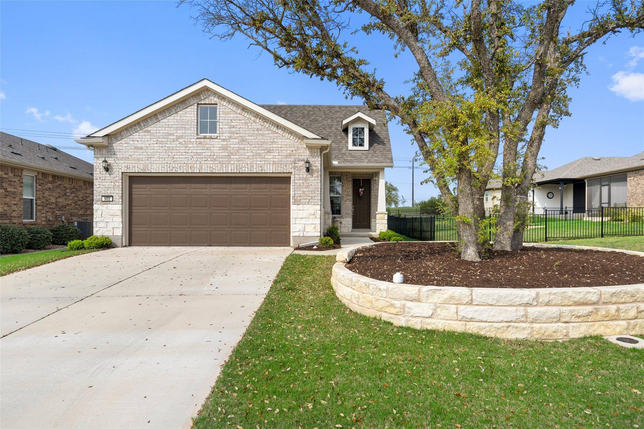 Georgetown, TX 78633,902 Saratoga LN